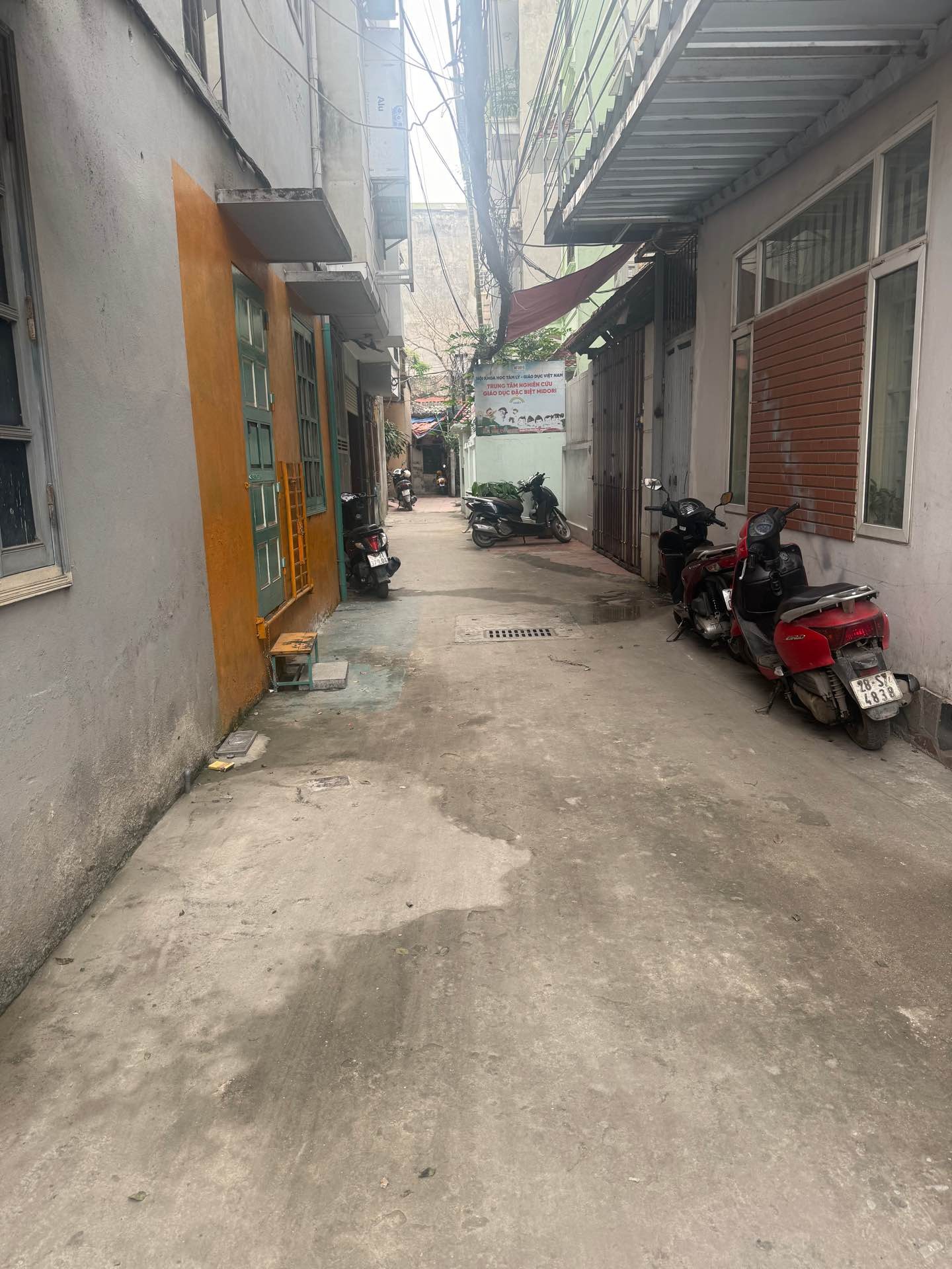 Bán nhà Vũ Tông Phan - diện tích 105m2 4 tầng - ô tô đỗ cửa - giá 35 tỷ