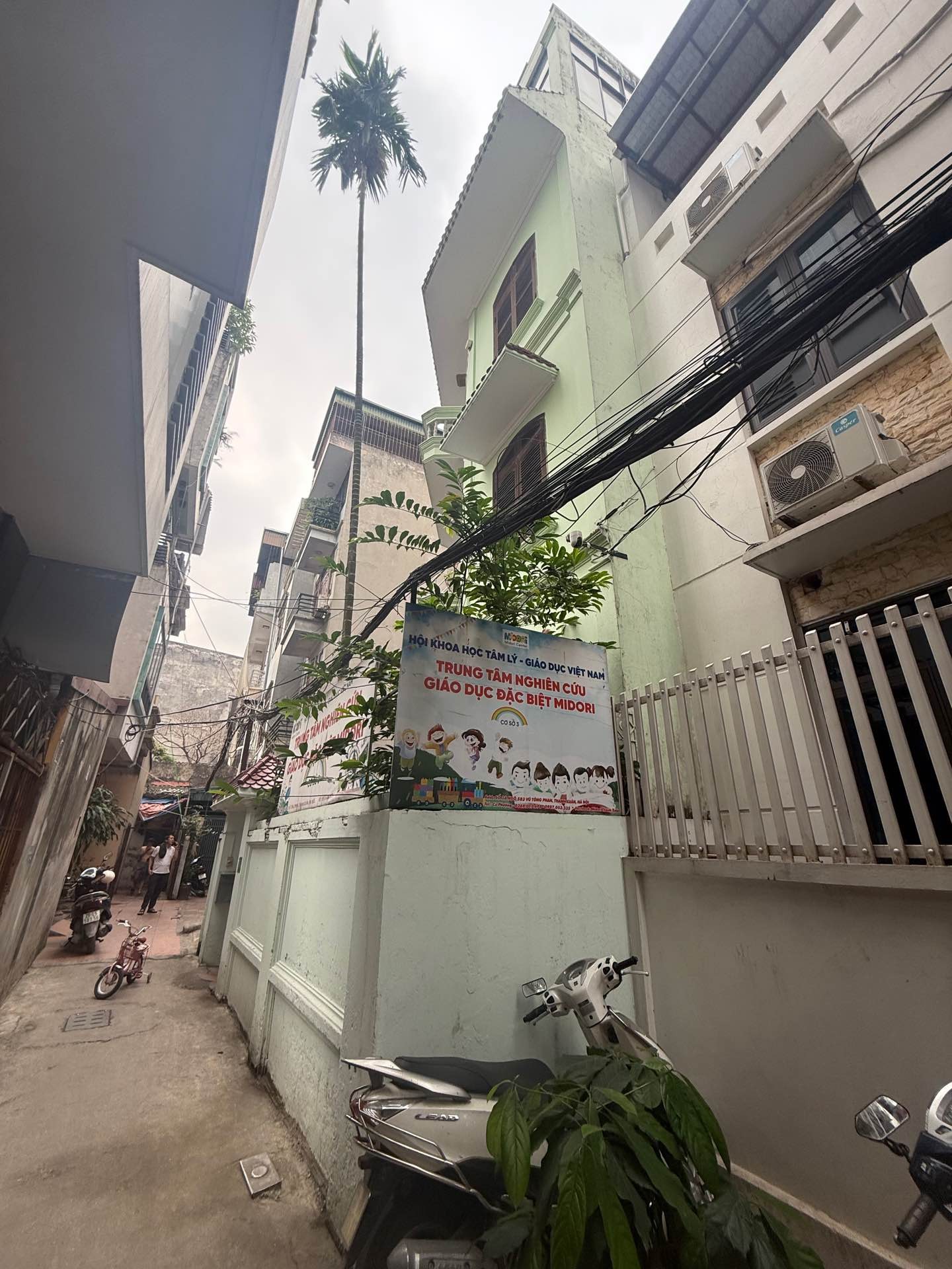 Bán nhà Vũ Tông Phan - diện tích 105m2 4 tầng - ô tô đỗ cửa - giá 35 tỷ