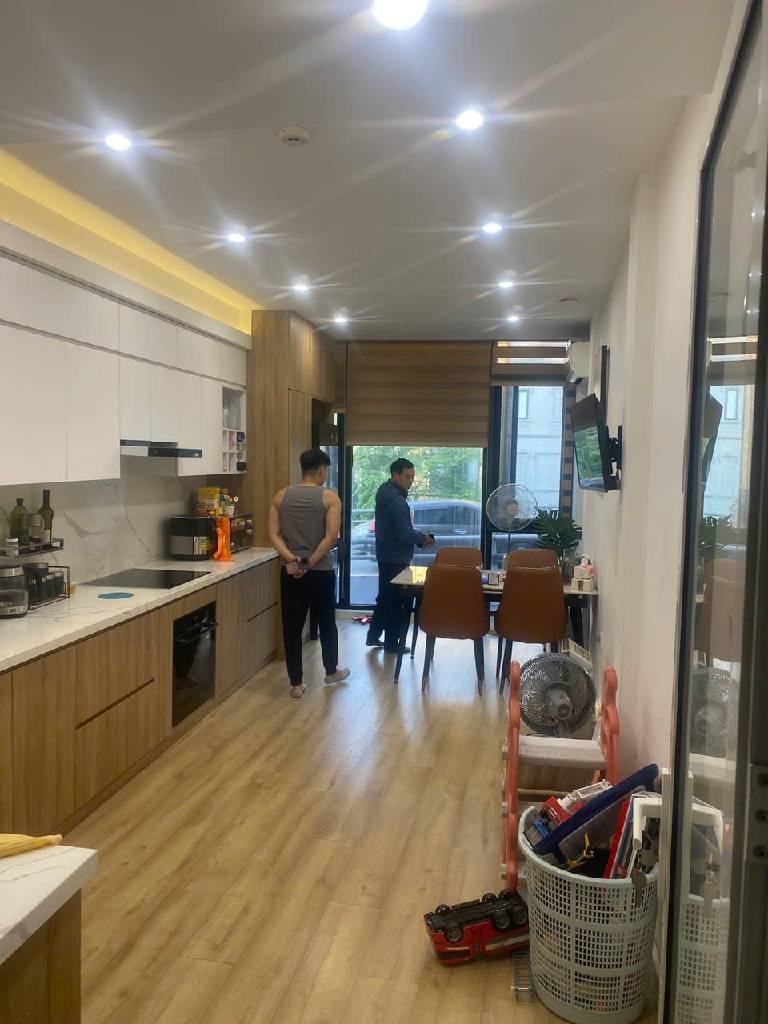 Bán nhà Nghi Tàm - diện tích 28m2 6 tầng - Ô tô tránh, vỉa hè - giá 26 tỷ