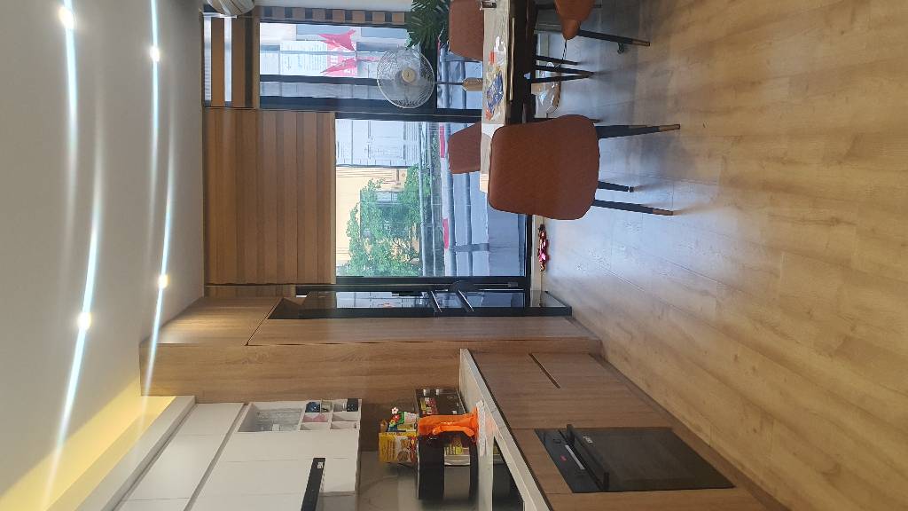 Bán nhà Nghi Tàm - diện tích 28m2 6 tầng - Ô tô tránh, vỉa hè - giá 26 tỷ