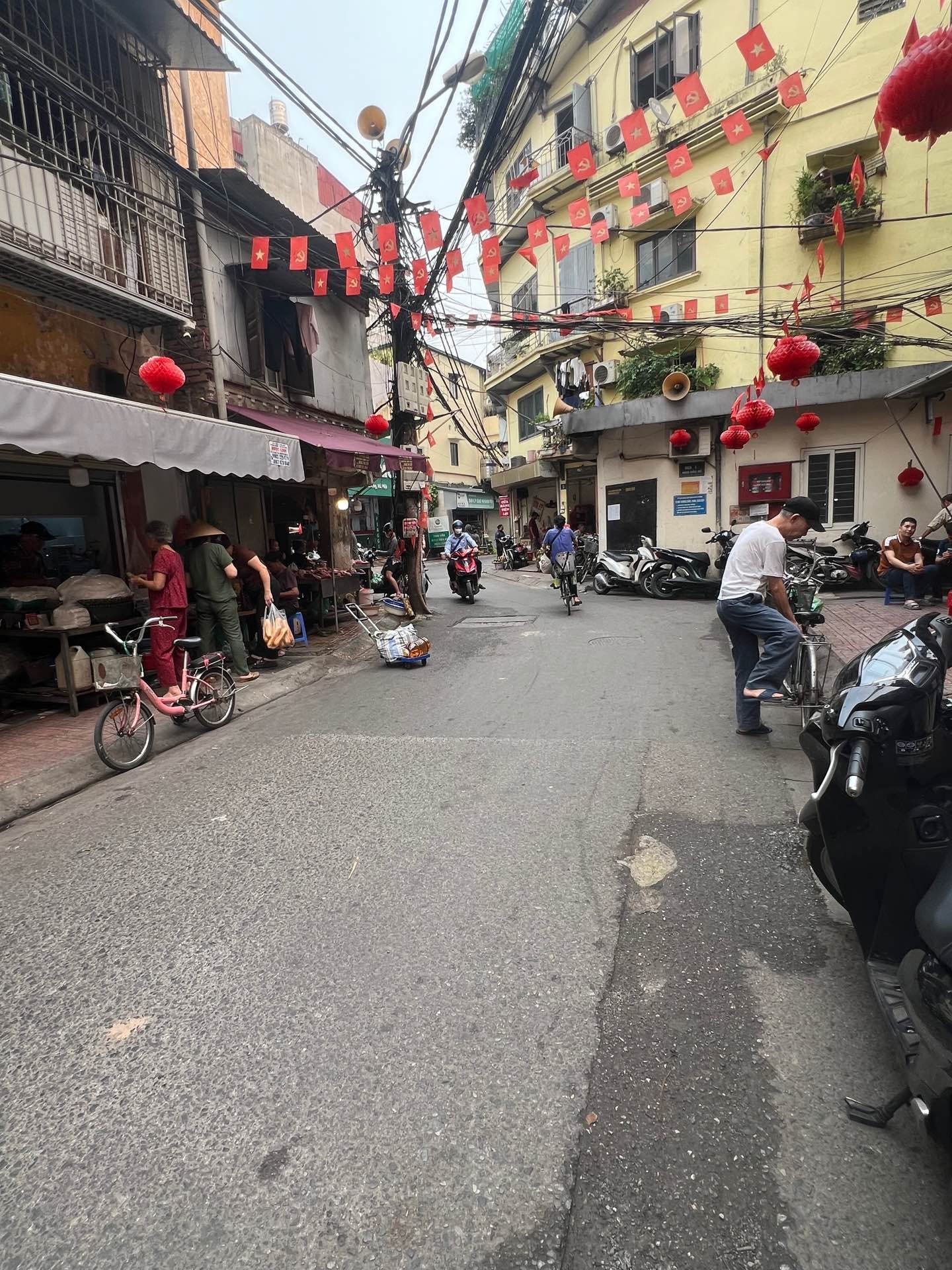 Bán nhà Minh Khai - diện tích 55m2 3 tầng - Căn góc 3 thoáng - giá 2,65 tỷ