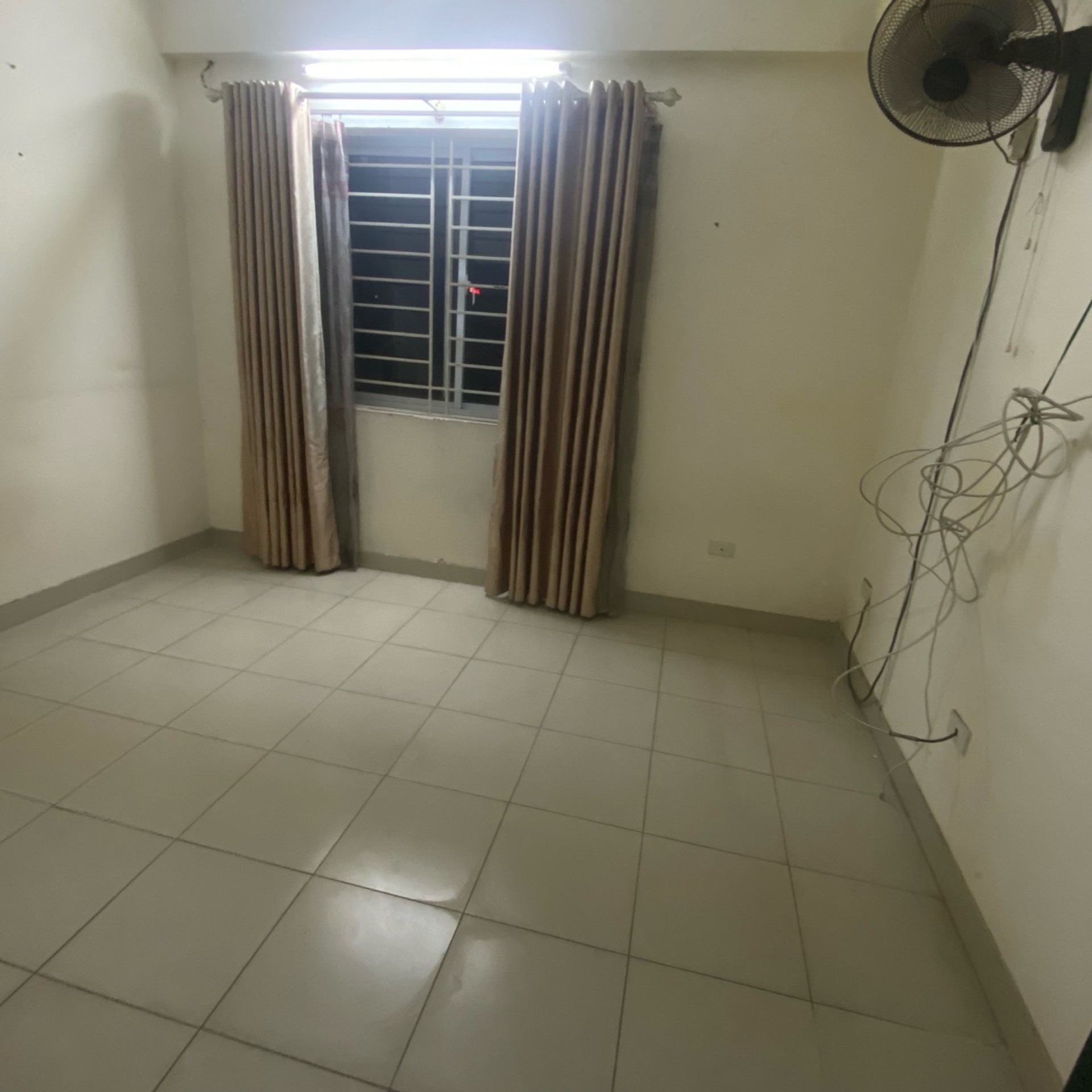 Bán nhà Hoàng Mai - diện tích 51m2 5 tầng - Căn hộ 2 ngủ - giá 4,4 tỷ