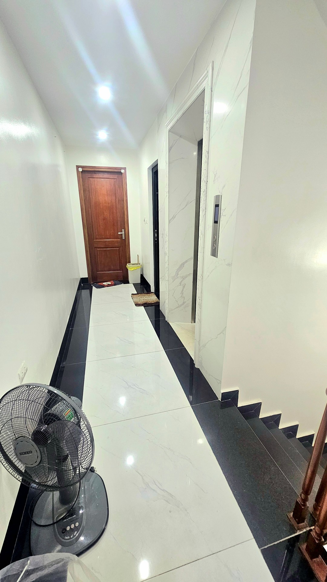 Bán nhà Nguyễn Chính - diện tích 48m2 5 tầng - Lô góc, ô tô vào nhà - giá 16,9 tỷ