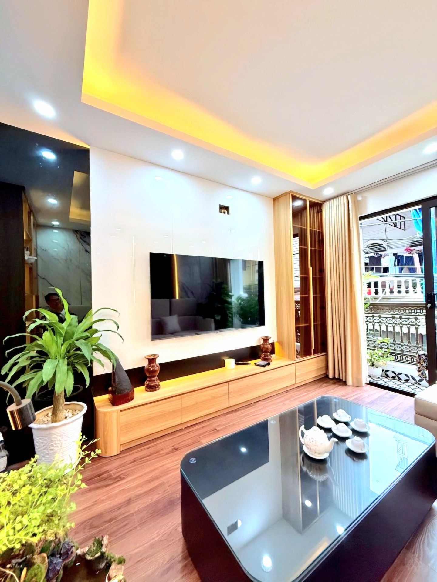 Bán nhà Nguyễn Chính - diện tích 48m2 5 tầng - Lô góc, ô tô vào nhà - giá 16,9 tỷ