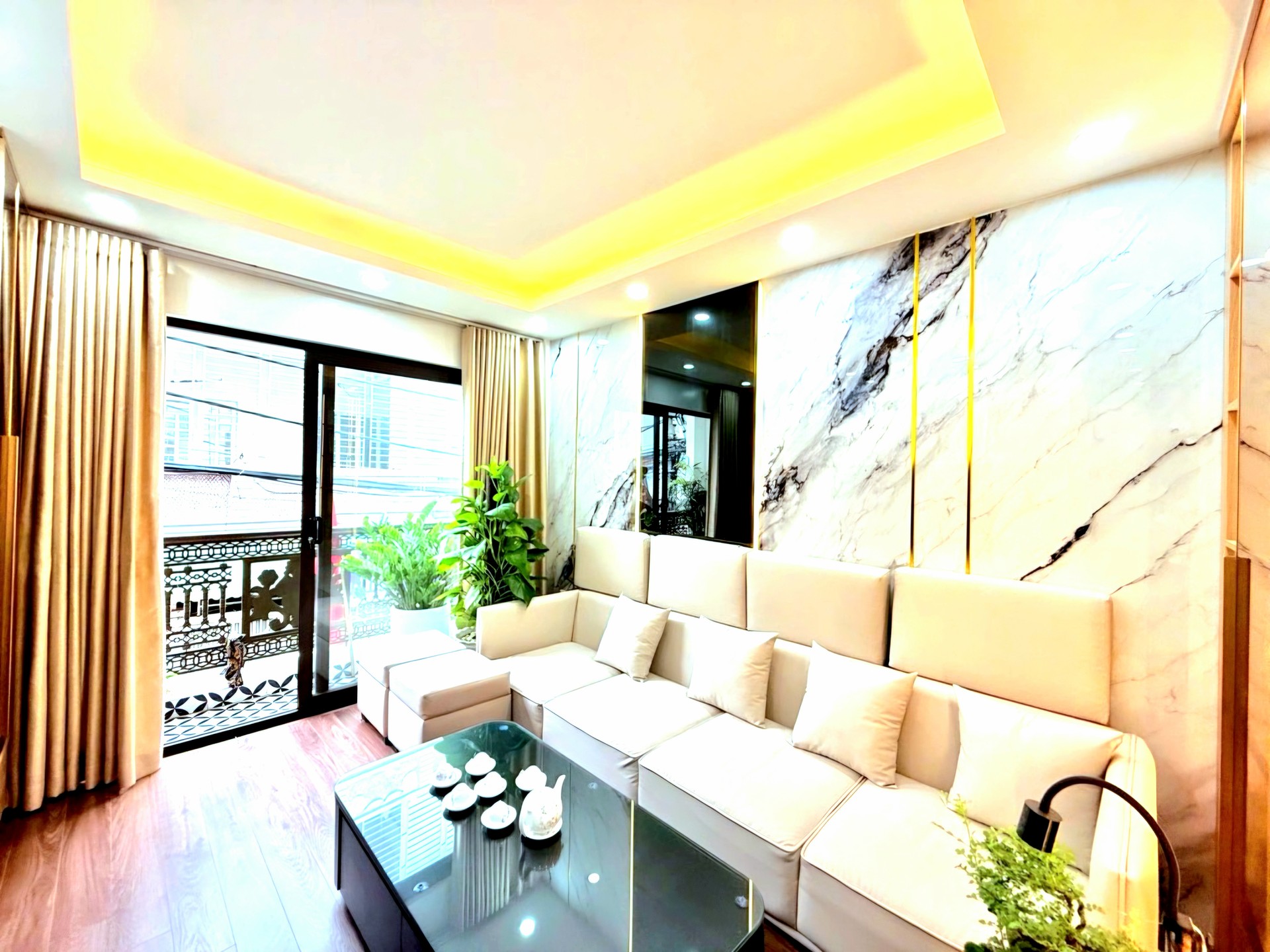 Bán nhà Nguyễn Chính - diện tích 48m2 5 tầng - Lô góc, ô tô vào nhà - giá 16,9 tỷ
