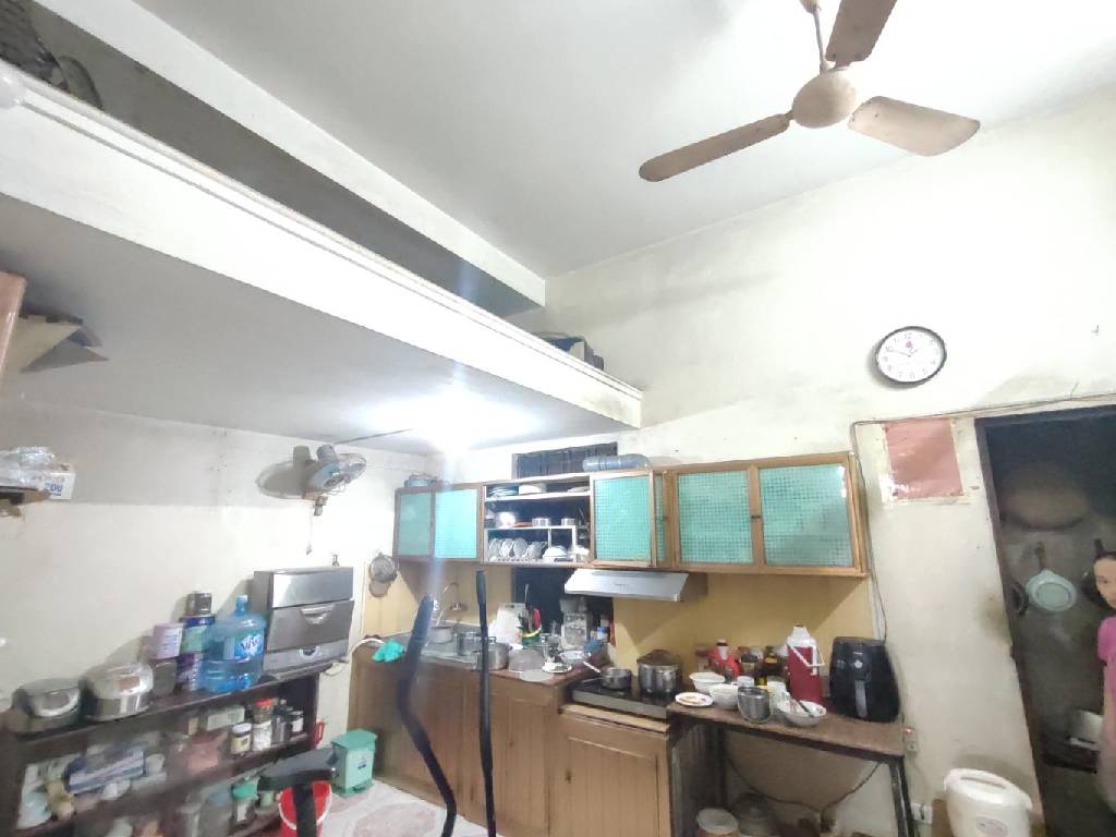 Bán nhà Hoàng Mai - diện tích 102m2 4 tầng - Ô tô cất trong nhà mặt tiền quyền lực - giá 23,5 tỷ