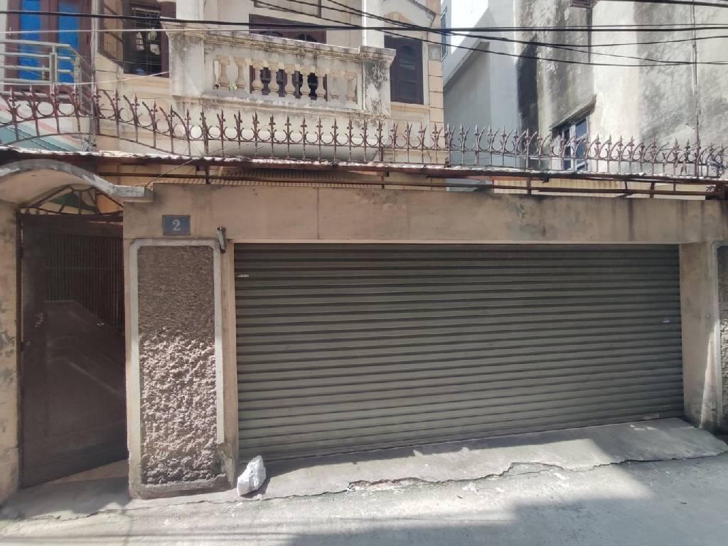 Bán nhà Hoàng Mai - diện tích 102m2 4 tầng - Ô tô cất trong nhà mặt tiền quyền lực - giá 23,5 tỷ