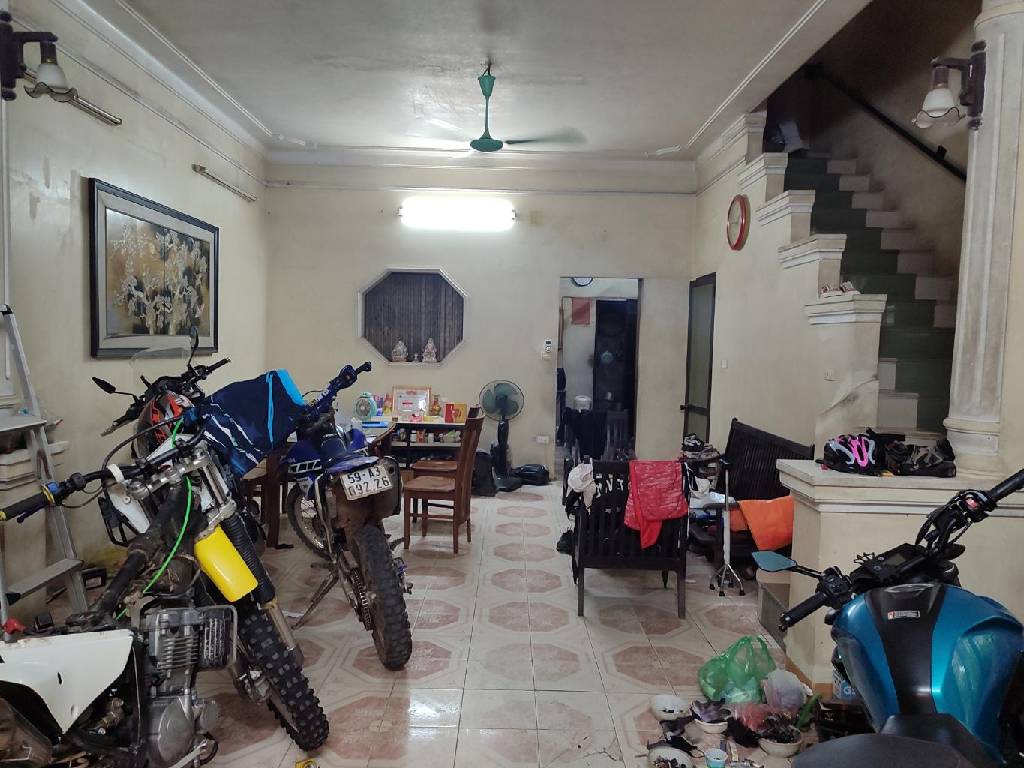 Bán nhà Hoàng Mai - diện tích 102m2 4 tầng - Ô tô cất trong nhà mặt tiền quyền lực - giá 23,5 tỷ