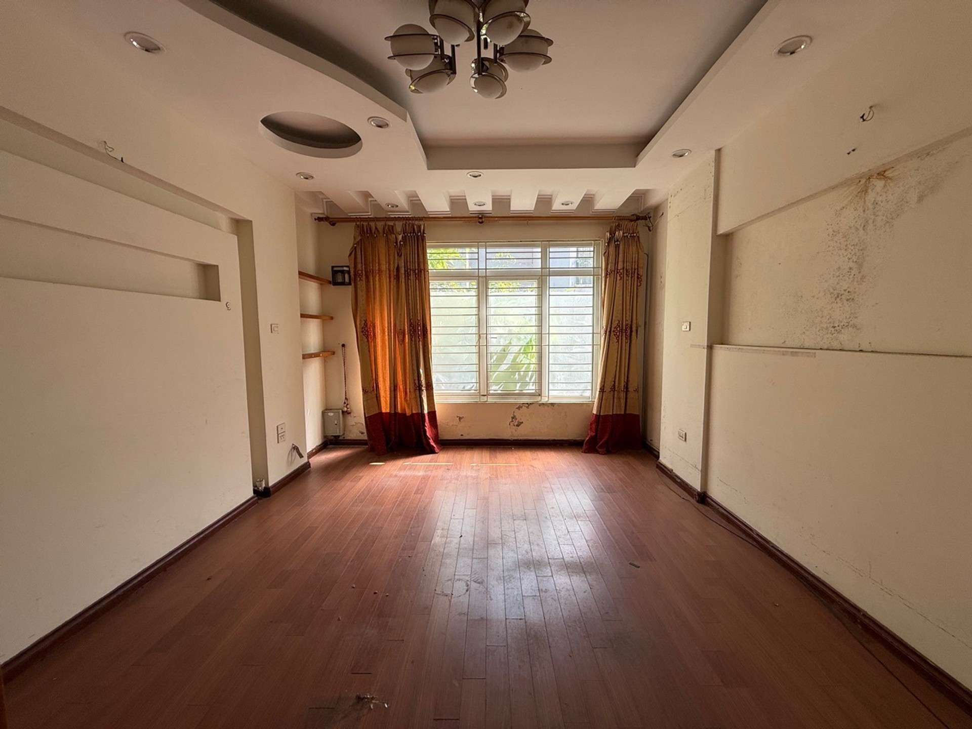 Bán nhà Đền Lừ 1 - diện tích 45m2 5 tầng - Ô TÔ TRÁNH, VỈA HÈ KINH DOANH - giá 18,9 tỷ