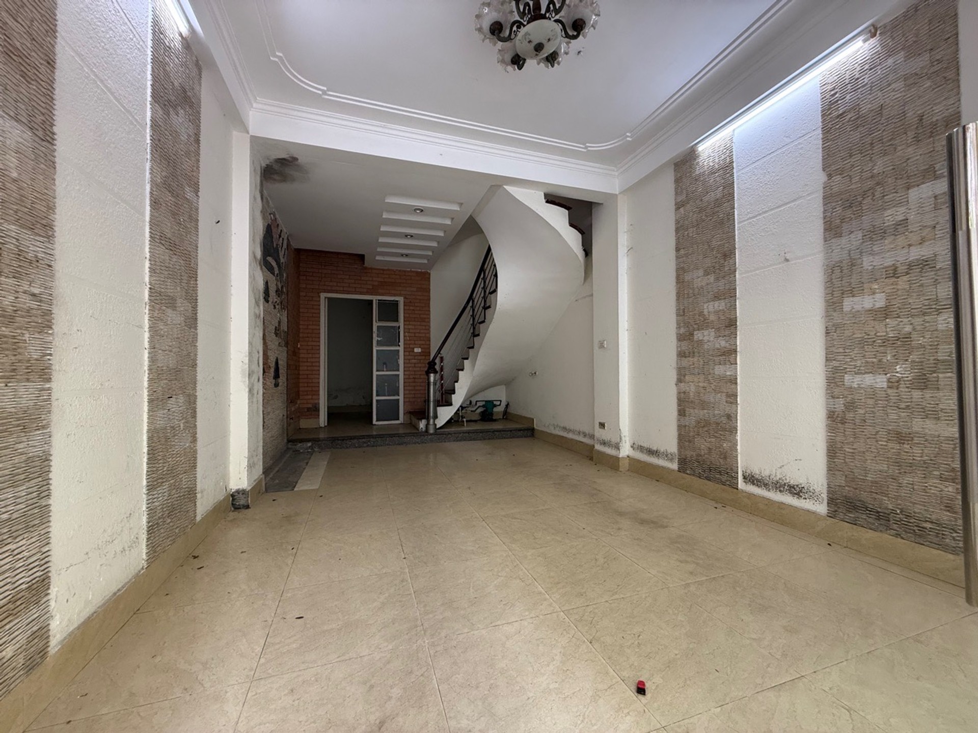 Bán nhà Đền Lừ 1 - diện tích 45m2 5 tầng - Ô TÔ TRÁNH, VỈA HÈ KINH DOANH - giá 18,9 tỷ