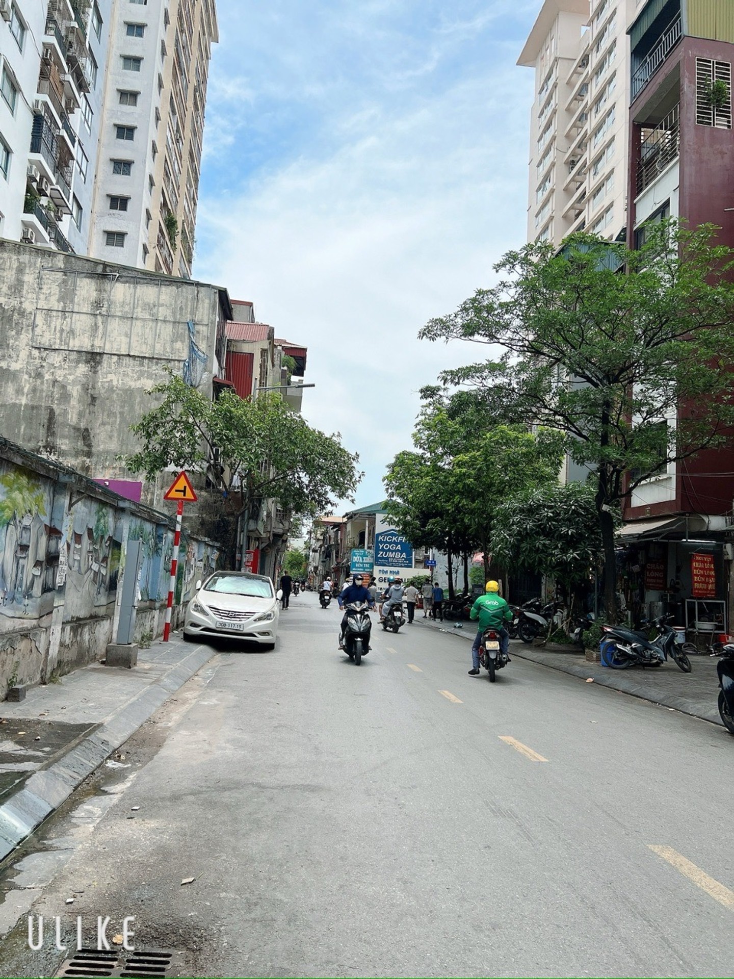 Bán nhà Nguyễn Đức Cảnh - diện tích 43m2 2 tầng - Mặt phố sầm uất - giá 13,36 tỷ