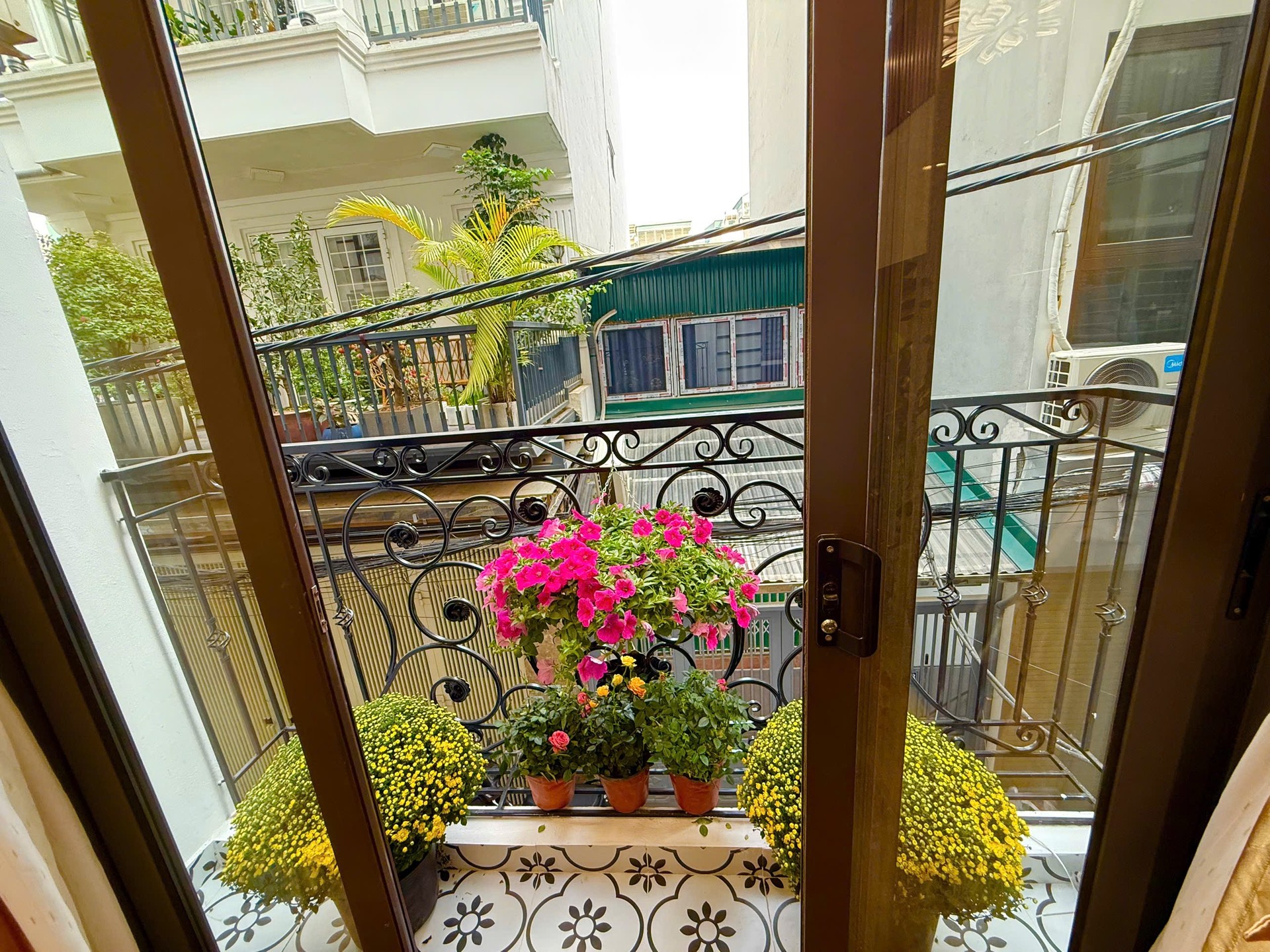 Bán nhà Thịnh Liệt - diện tích 35m2 5 tầng - Ô tô trong nhà - giá 10,3 tỷ