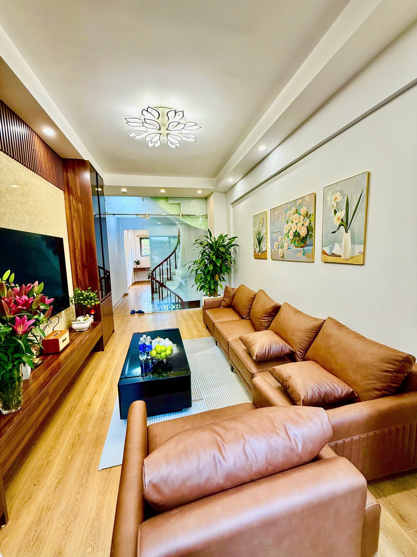 Bán nhà Thịnh Liệt - diện tích 35m2 5 tầng - Ô tô trong nhà - giá 10,3 tỷ