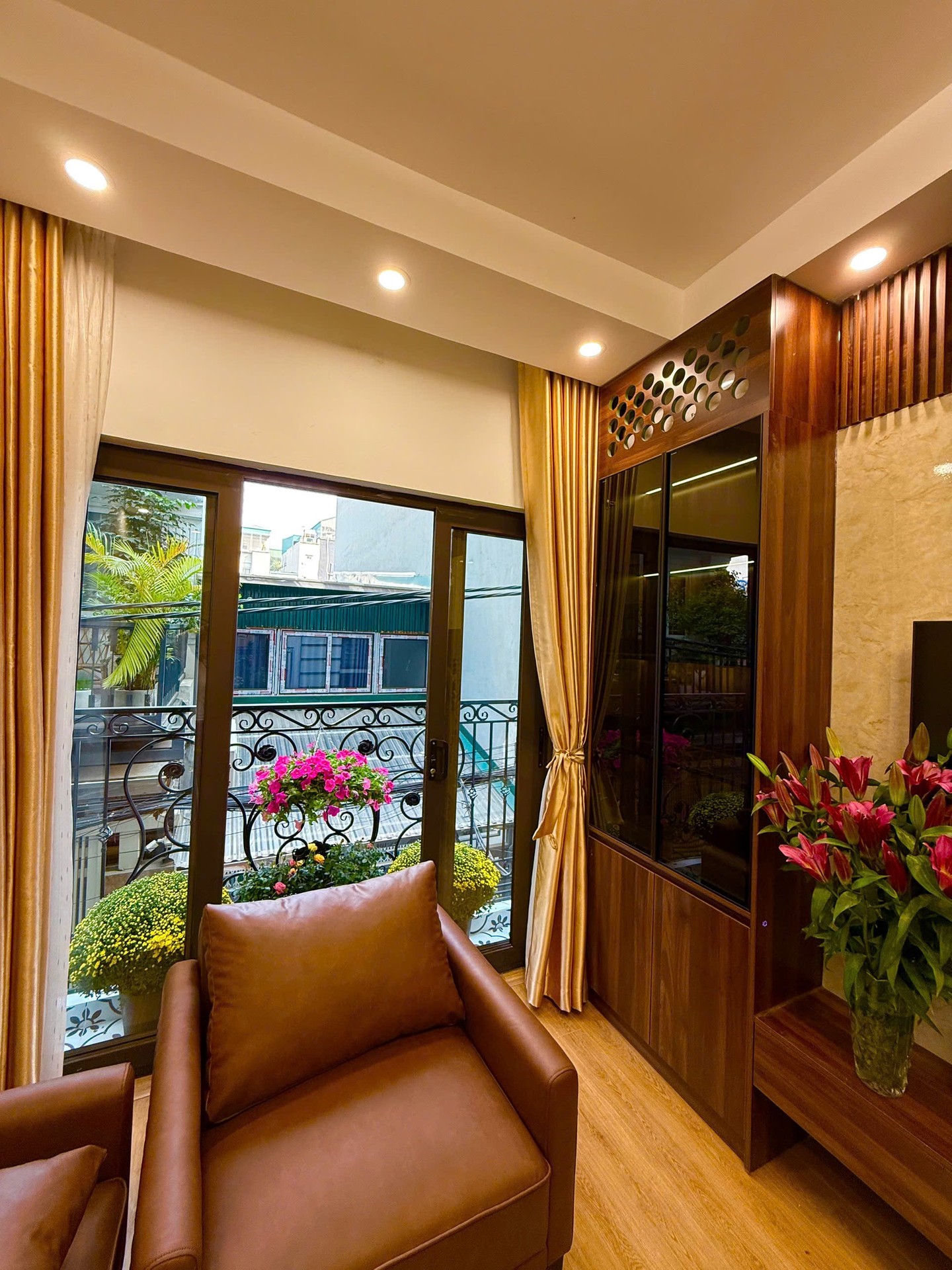 Bán nhà Thịnh Liệt - diện tích 35m2 5 tầng - Ô tô trong nhà - giá 10,3 tỷ