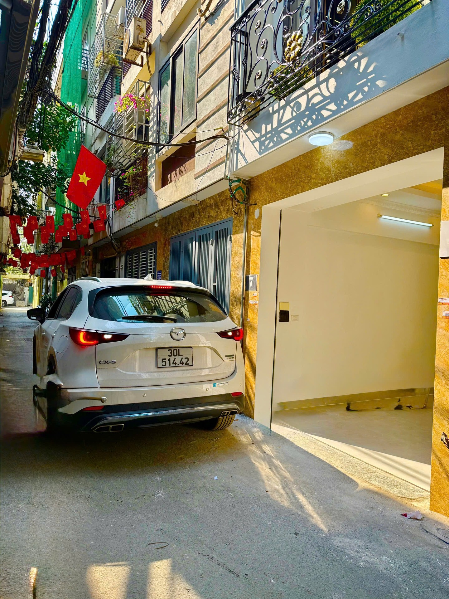 Bán nhà Thịnh Liệt - diện tích 35m2 5 tầng - Ô tô trong nhà - giá 10,3 tỷ