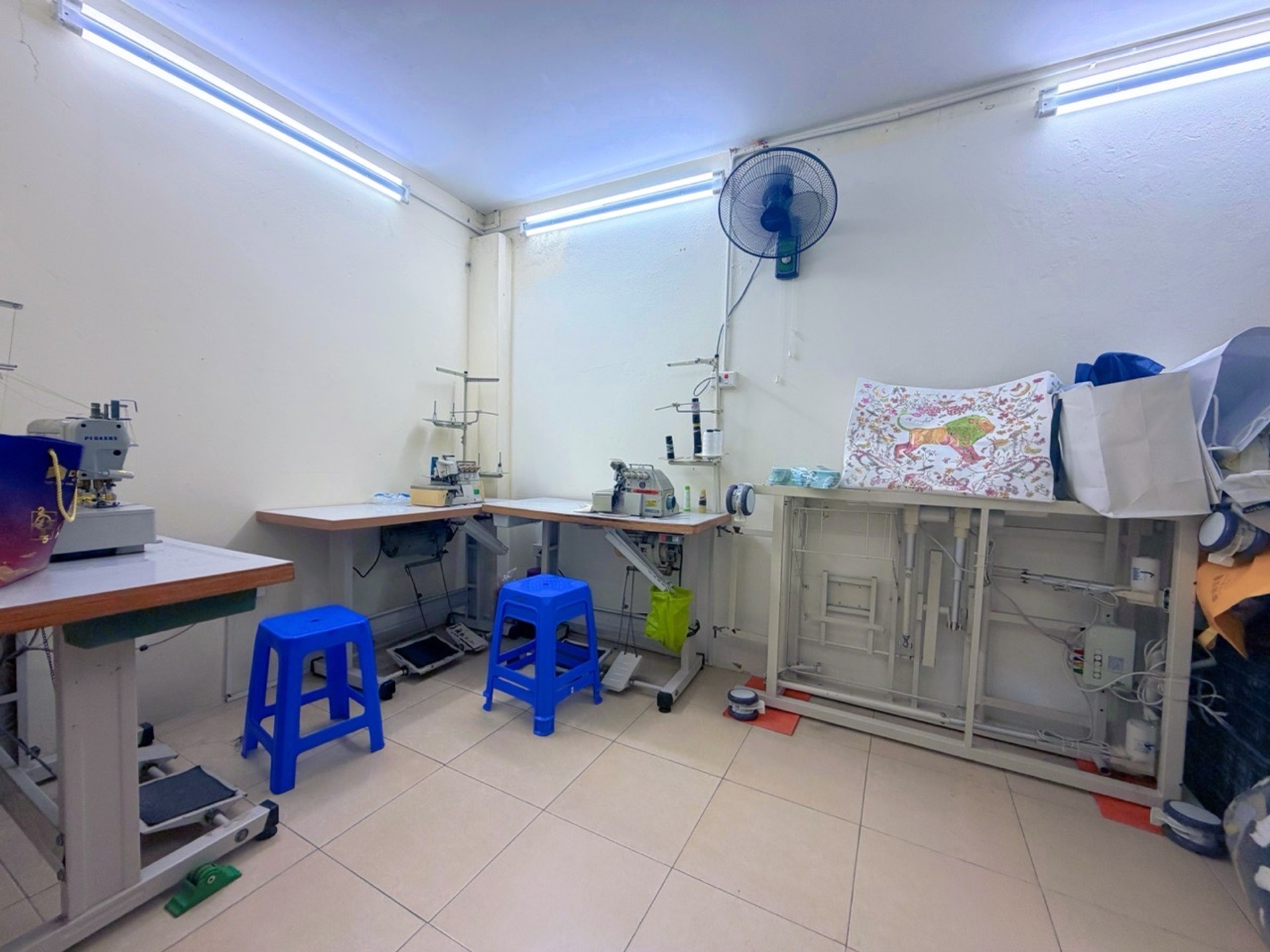 Bán nhà Nguyễn An Ninh - diện tích 36m2 2 tầng - ô tô đỗ cửa - giá 7,8 tỷ