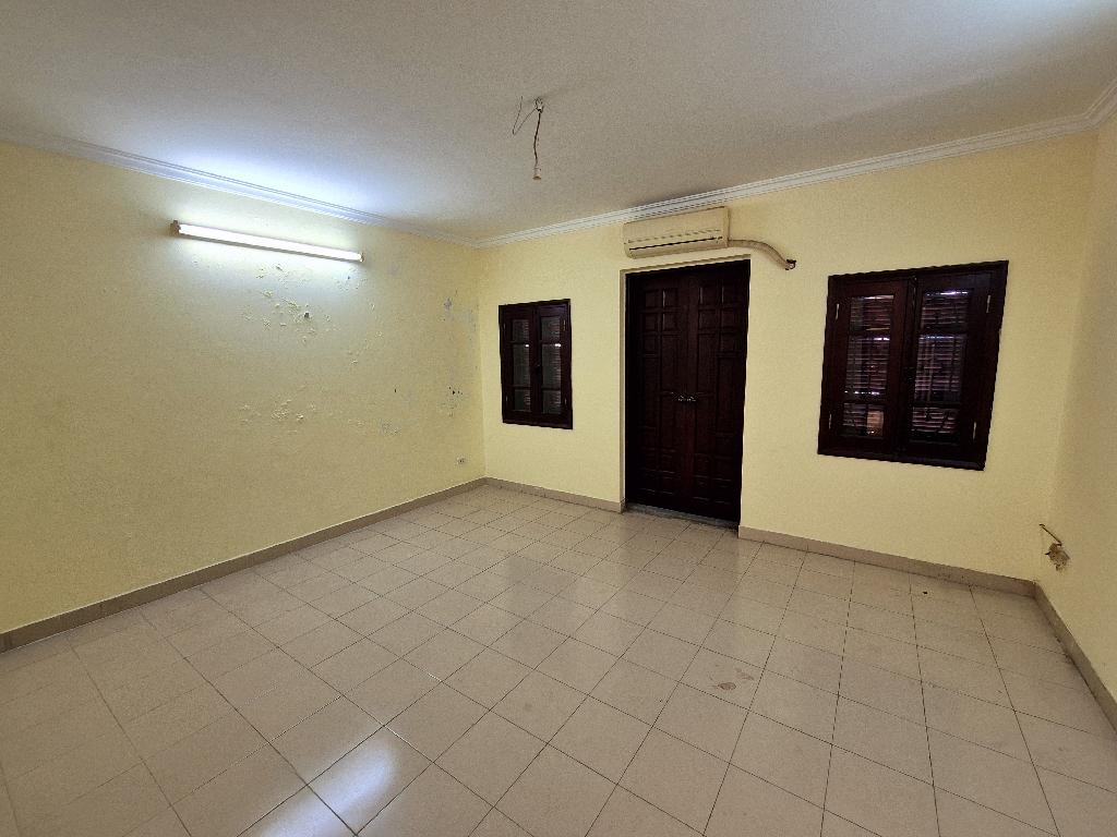 Bán nhà Trần Quý Cáp - diện tích 76m2 4 tầng - Ô tô tránh - giá 31 tỷ