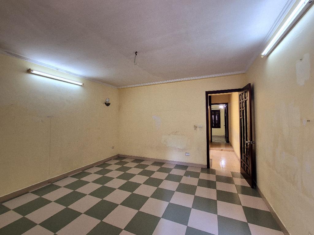 Bán nhà Trần Quý Cáp - diện tích 76m2 4 tầng - Ô tô tránh - giá 31 tỷ