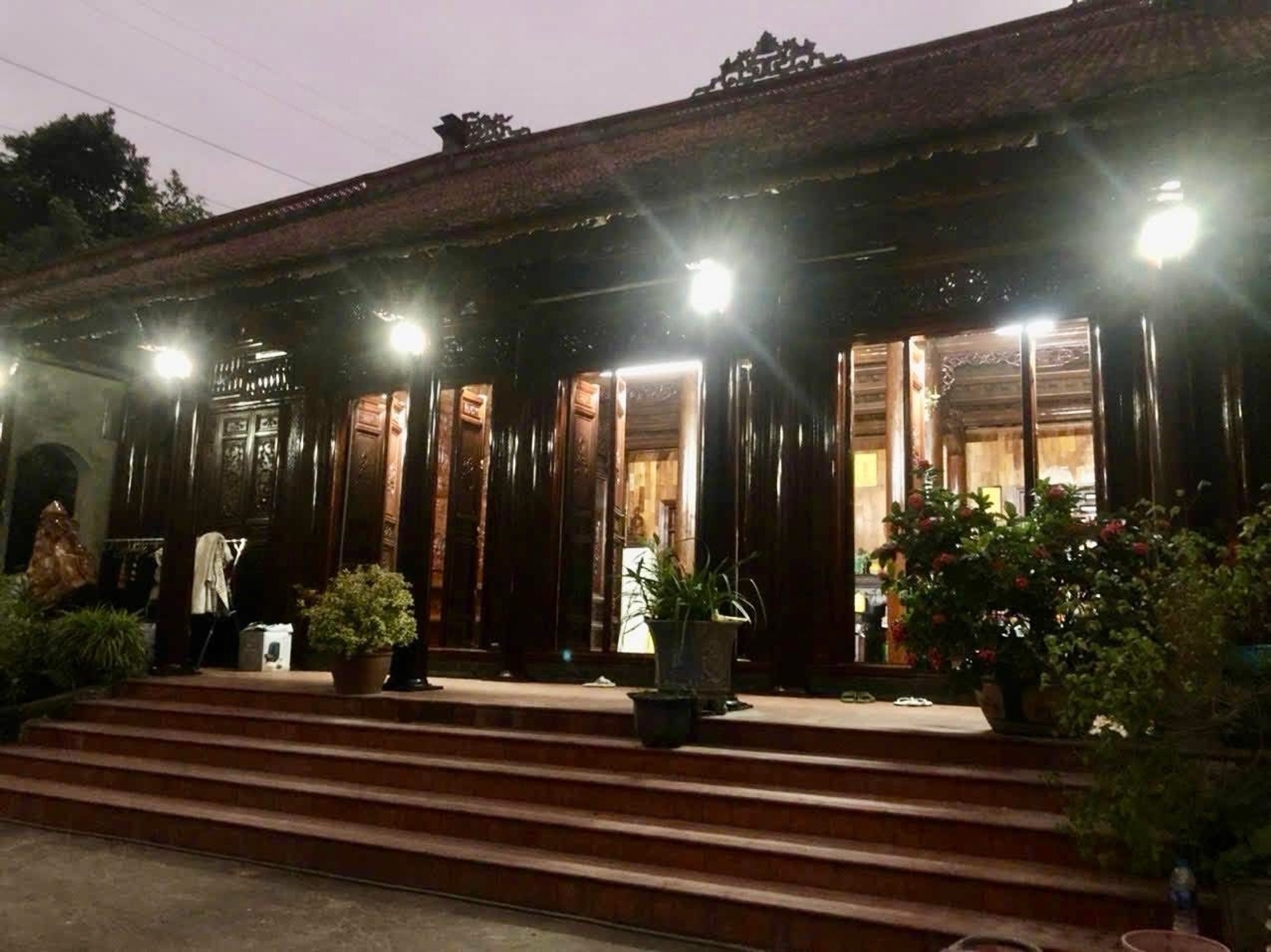 Bán nhà An Dương - diện tích 525m2 1 tầng - Nhà gỗ quý hiếm - giá 62 tỷ