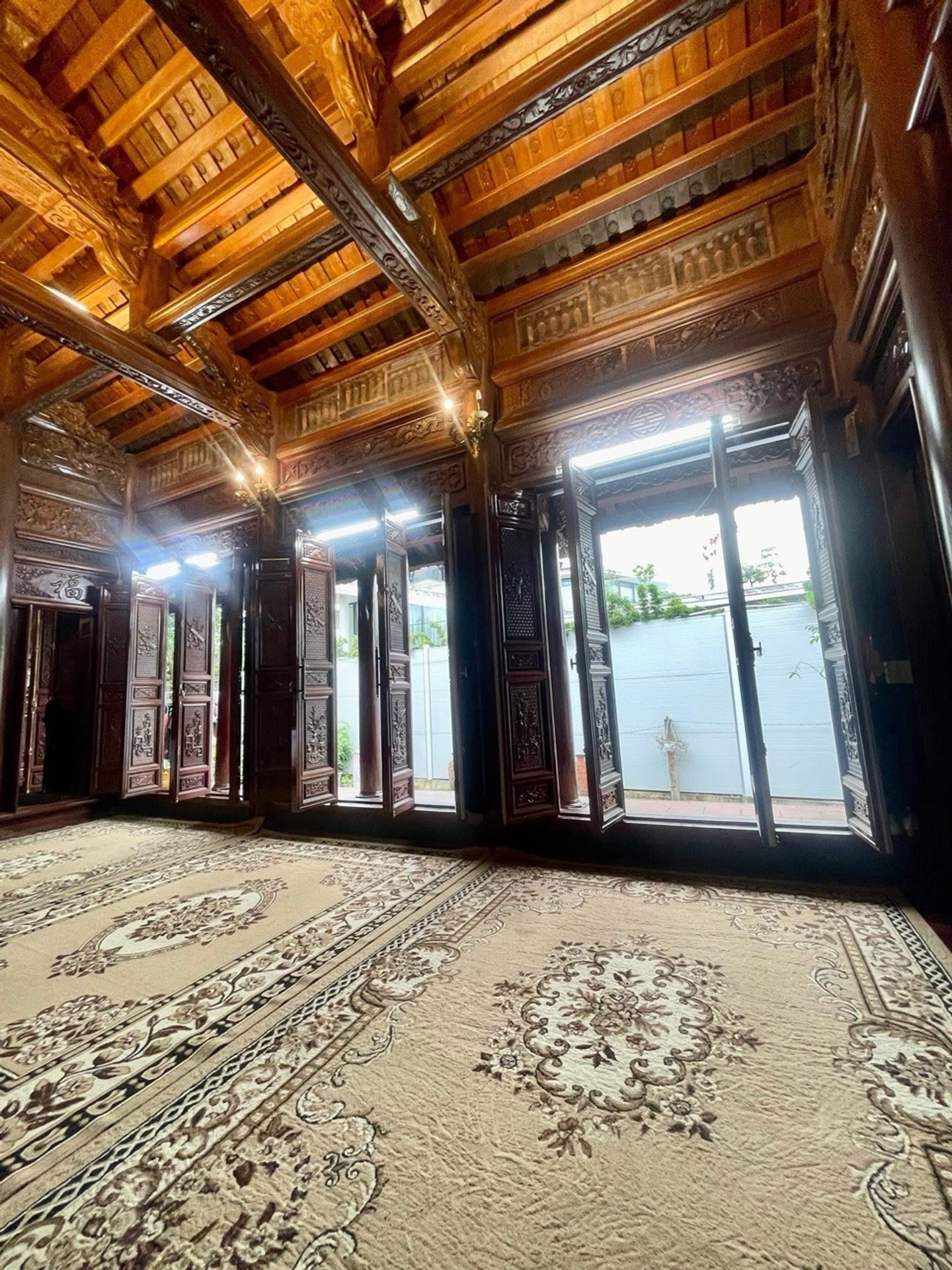 Bán nhà An Dương - diện tích 525m2 1 tầng - Nhà gỗ quý hiếm - giá 62 tỷ