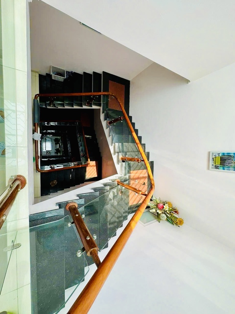 Bán nhà Đại Mỗ - diện tích 100m2 5 tầng - Ô tô vào nhà - giá 32 tỷ