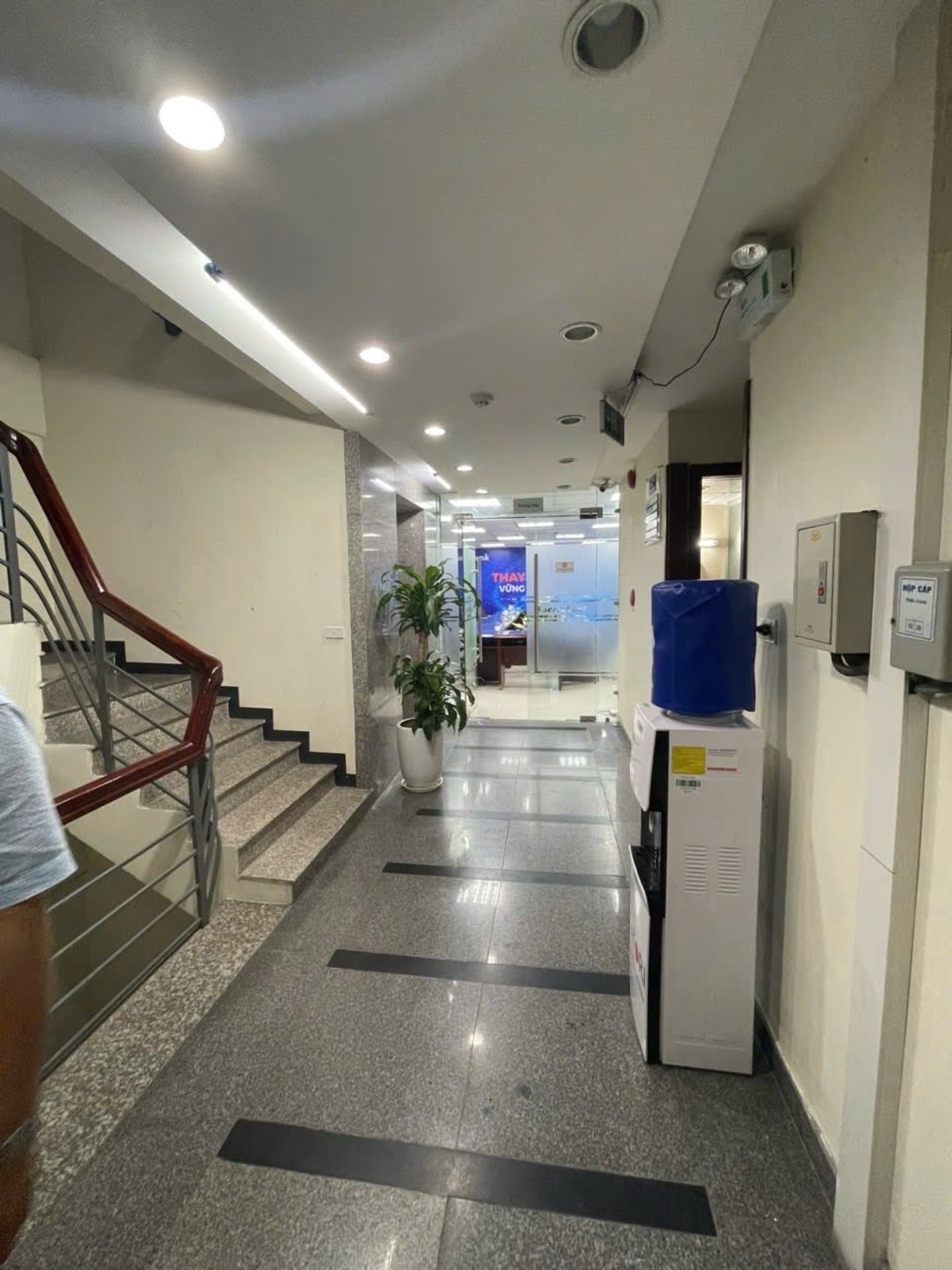 Bán nhà Hòa Mã - diện tích 187m2 8 tầng - Thang máy - giá 170 tỷ