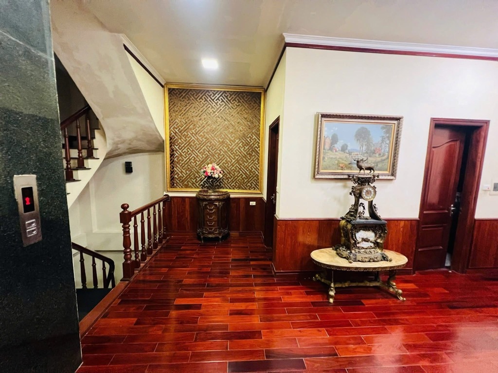 Bán nhà Huỳnh Thúc Kháng - diện tích 72m2 7 tầng - Lô góc 2 mặt thoáng - giá 60 tỷ