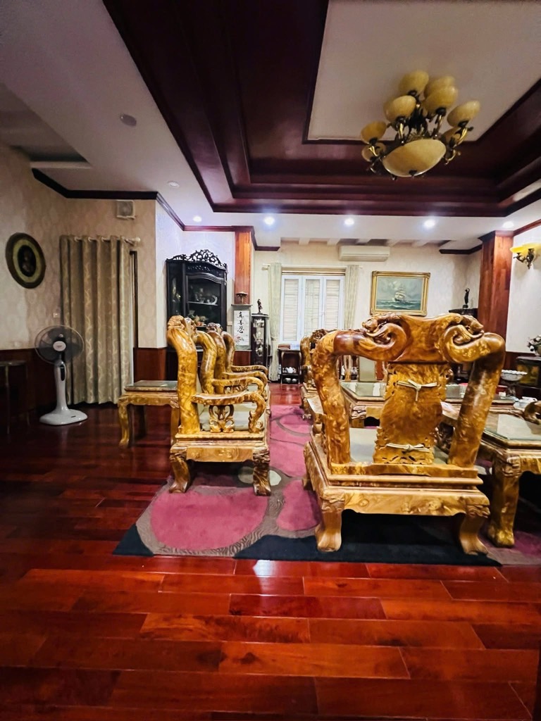 Bán nhà Huỳnh Thúc Kháng - diện tích 72m2 7 tầng - Lô góc 2 mặt thoáng - giá 60 tỷ