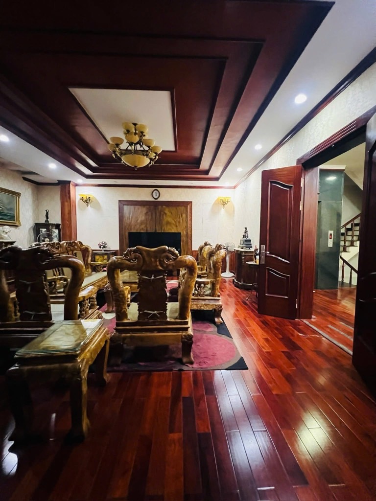 Bán nhà Huỳnh Thúc Kháng - diện tích 72m2 7 tầng - Lô góc 2 mặt thoáng - giá 60 tỷ