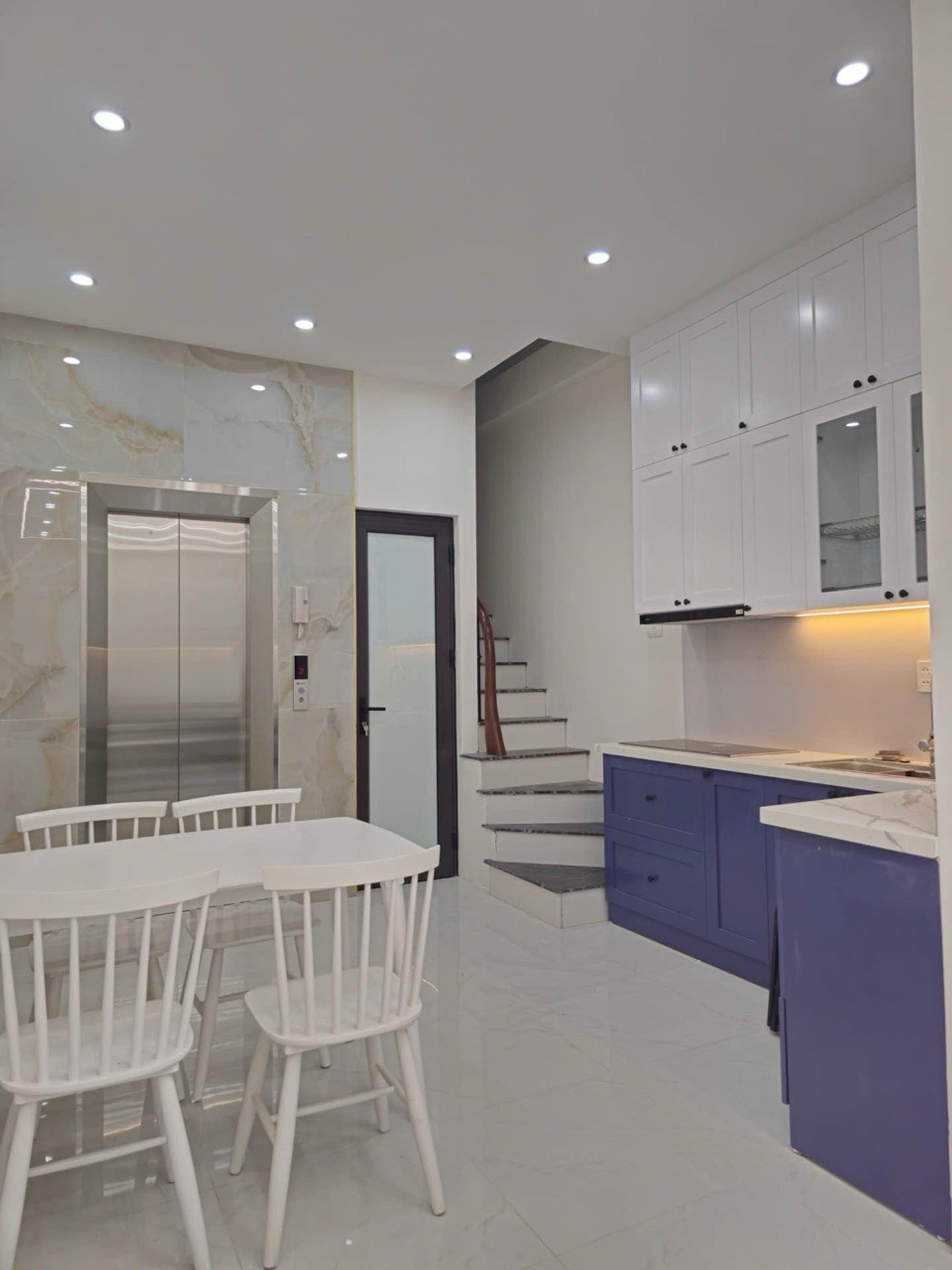 Bán nhà Giáp Nhị - diện tích 33m2 5 tầng - Nhà thang máy, ô tô đỗ cửa - giá 8,9 tỷ