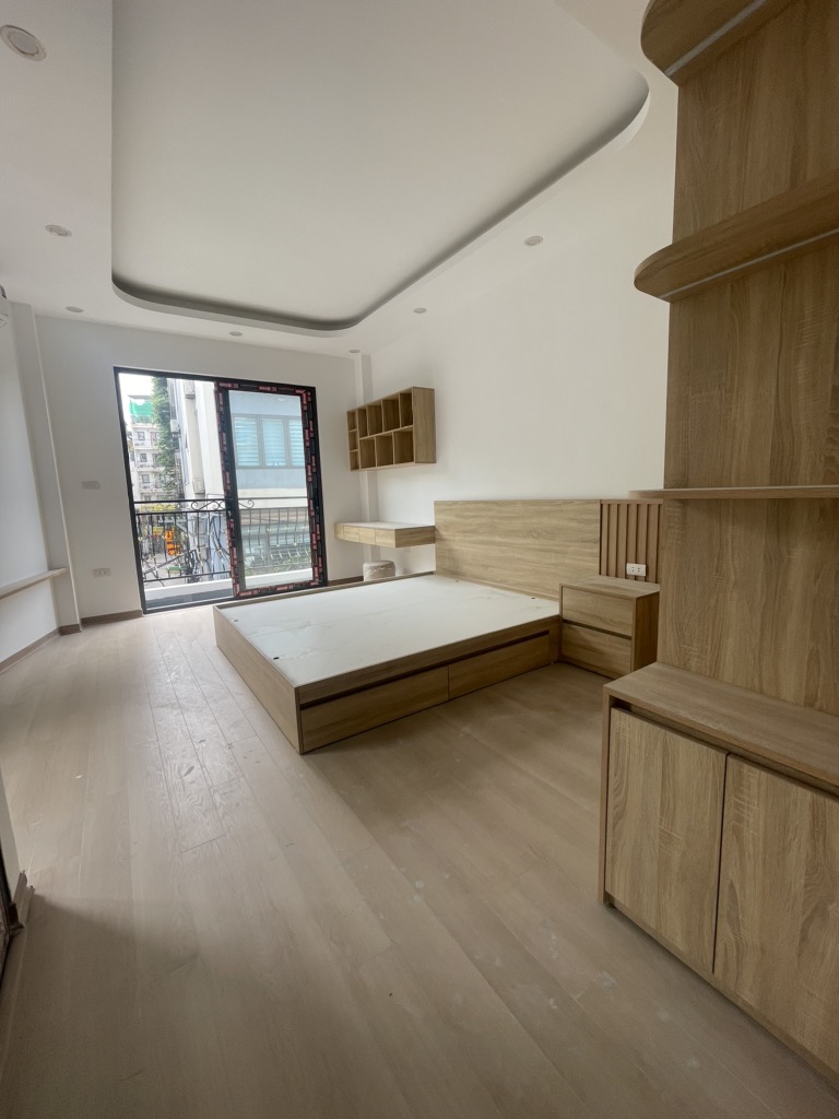 Bán nhà Nam Dư - diện tích 37m2 5 tầng - Lô góc, thang máy - giá 11,6 tỷ
