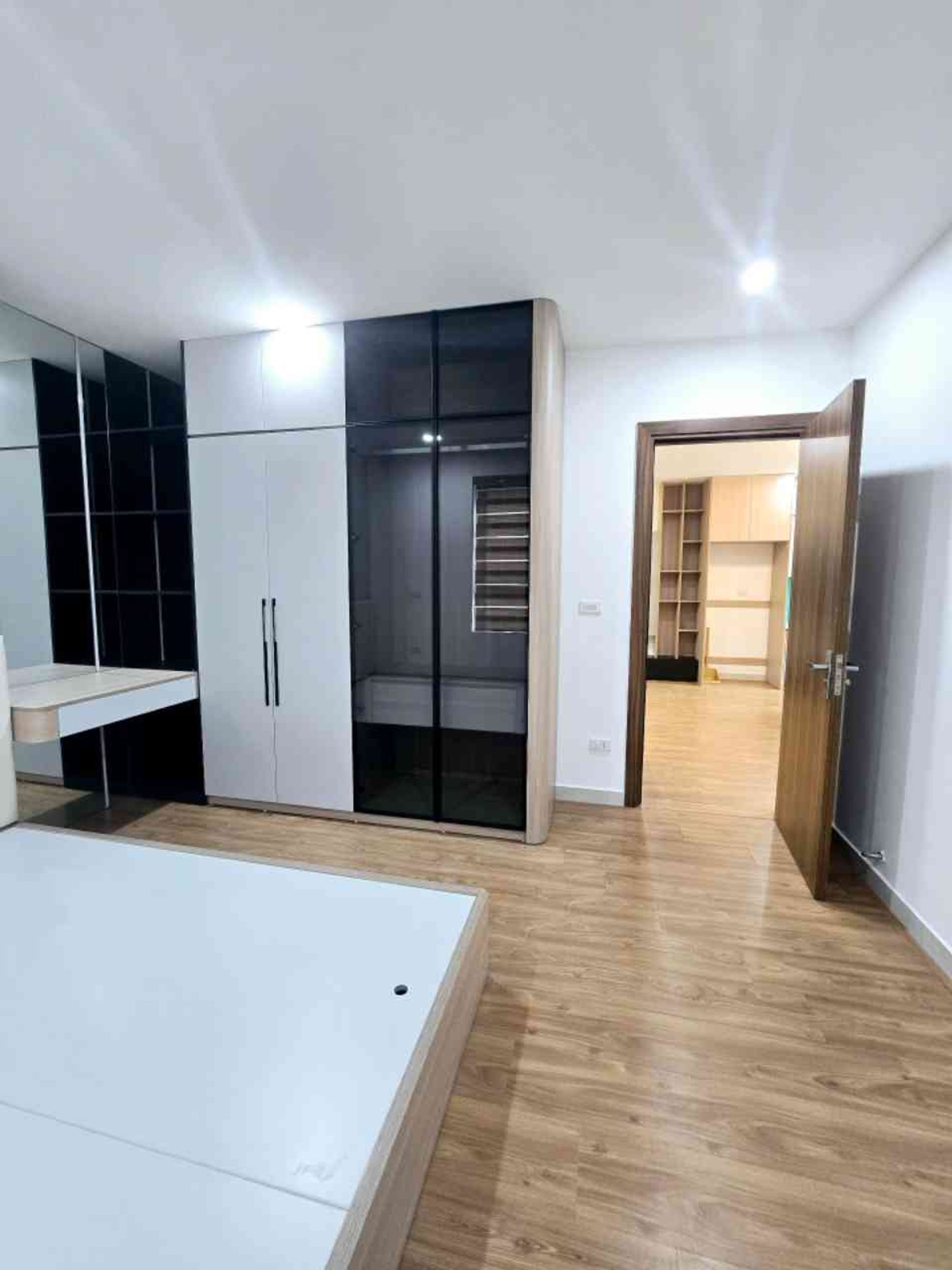 Bán nhà Tân Mai - diện tích 67m2 3 tầng - Căn góc view đẹp - giá 6,6 tỷ