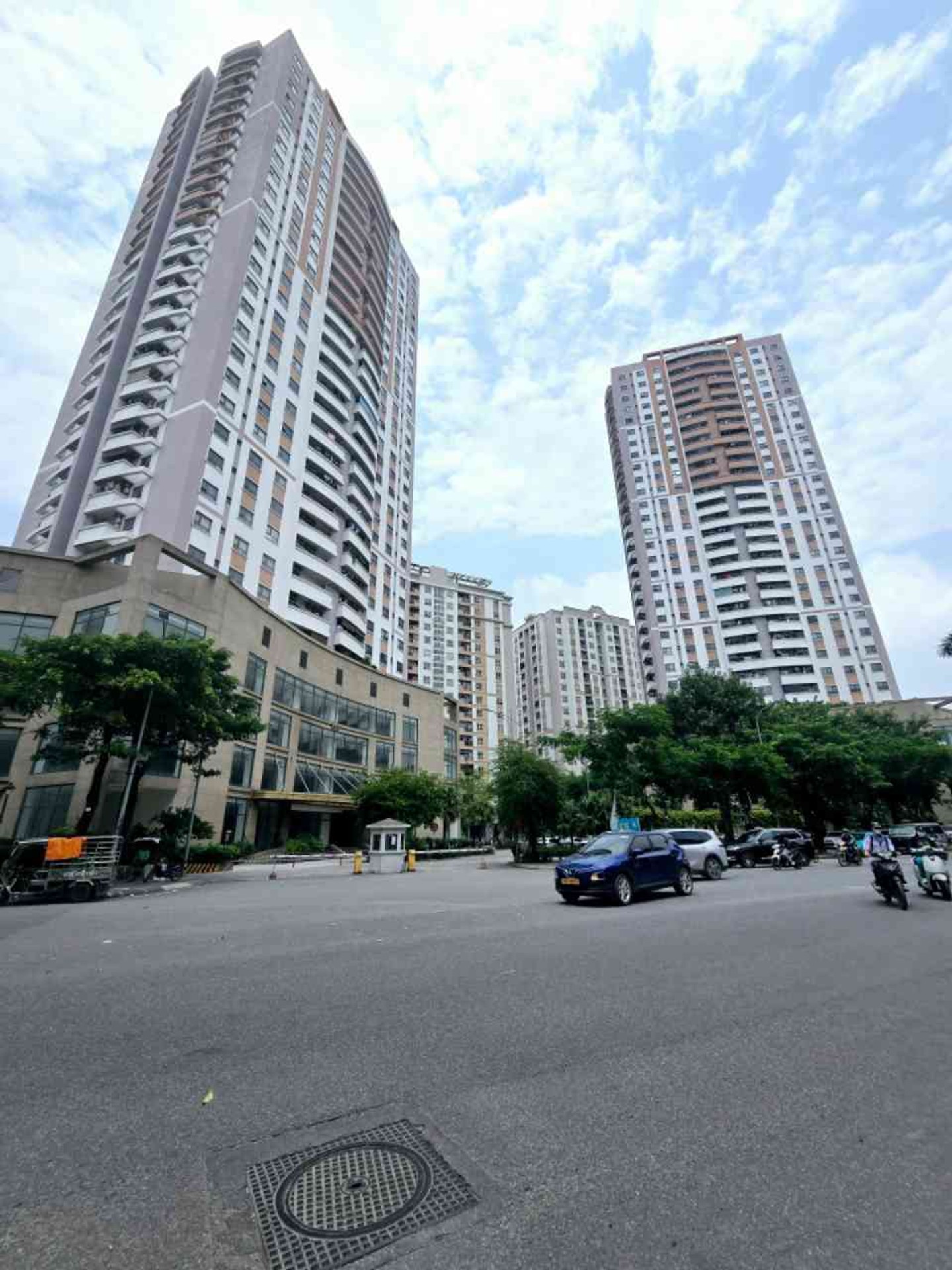 Bán nhà Tân Mai - diện tích 67m2 3 tầng - Căn góc view đẹp - giá 6,6 tỷ