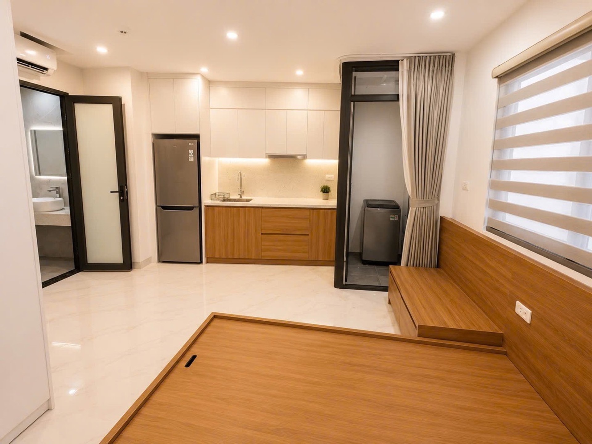Bán nhà Minh Khai - diện tích 62m2 6 tầng - Nhà lô góc 3 mặt thoáng - giá 14,8 tỷ