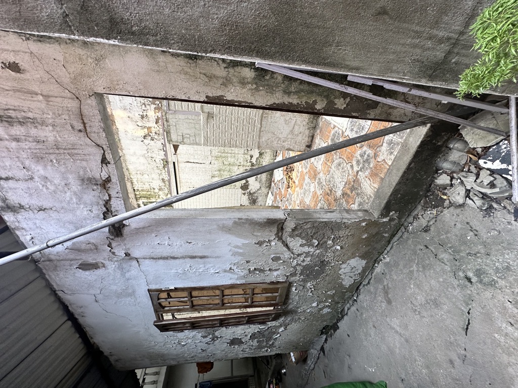Bán nhà Gốc Đề - diện tích 74m2 2 tầng - ô tô tránh trước cửa - giá 15,8 tỷ
