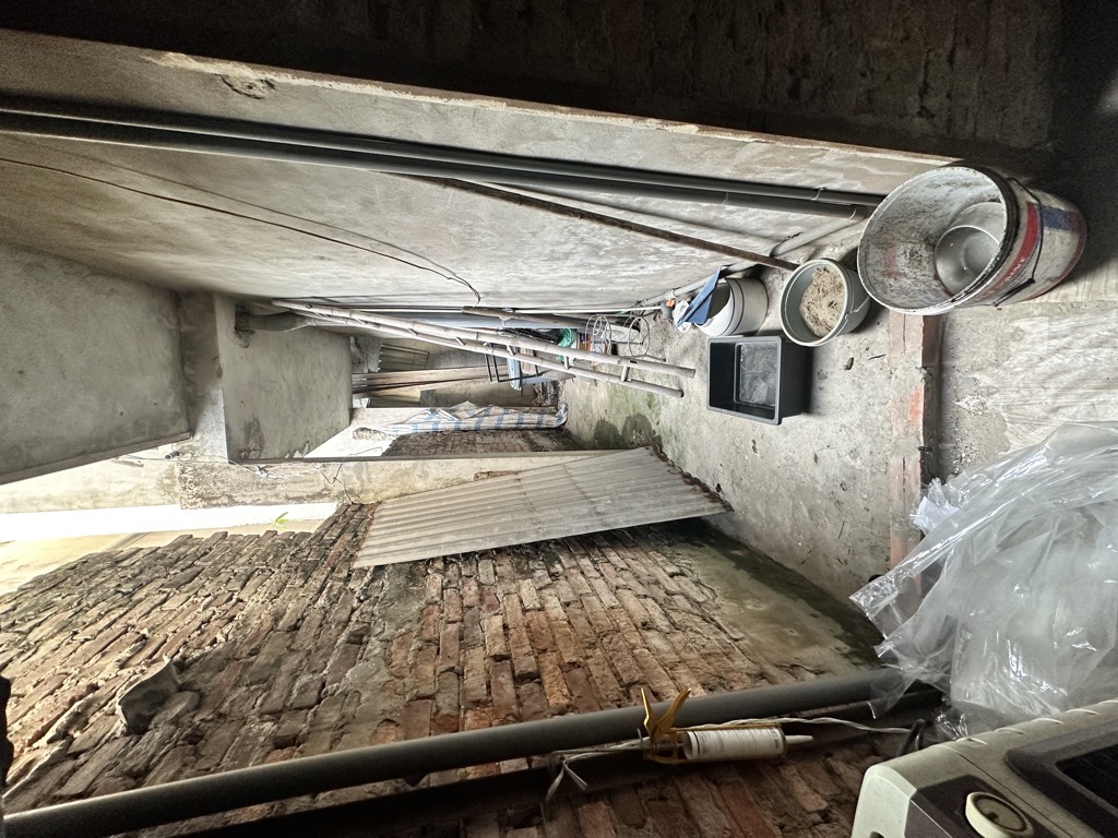 Bán nhà Gốc Đề - diện tích 74m2 2 tầng - ô tô tránh trước cửa - giá 15,8 tỷ