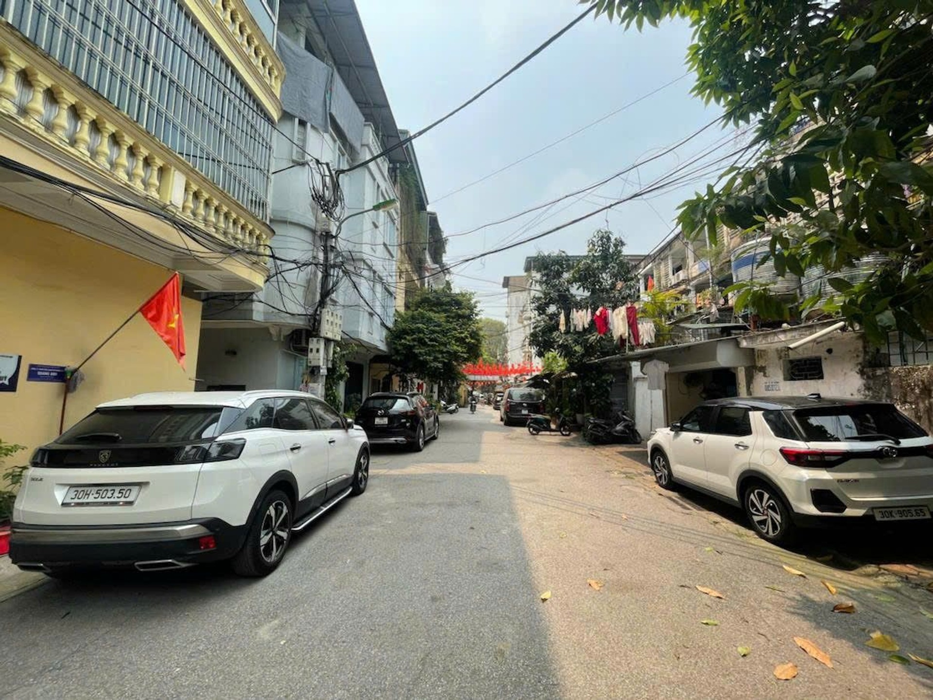 Bán nhà Cảm Hội - diện tích 31m2 6 tầng - Lô góc 3 mặt thoáng - giá 25 tỷ