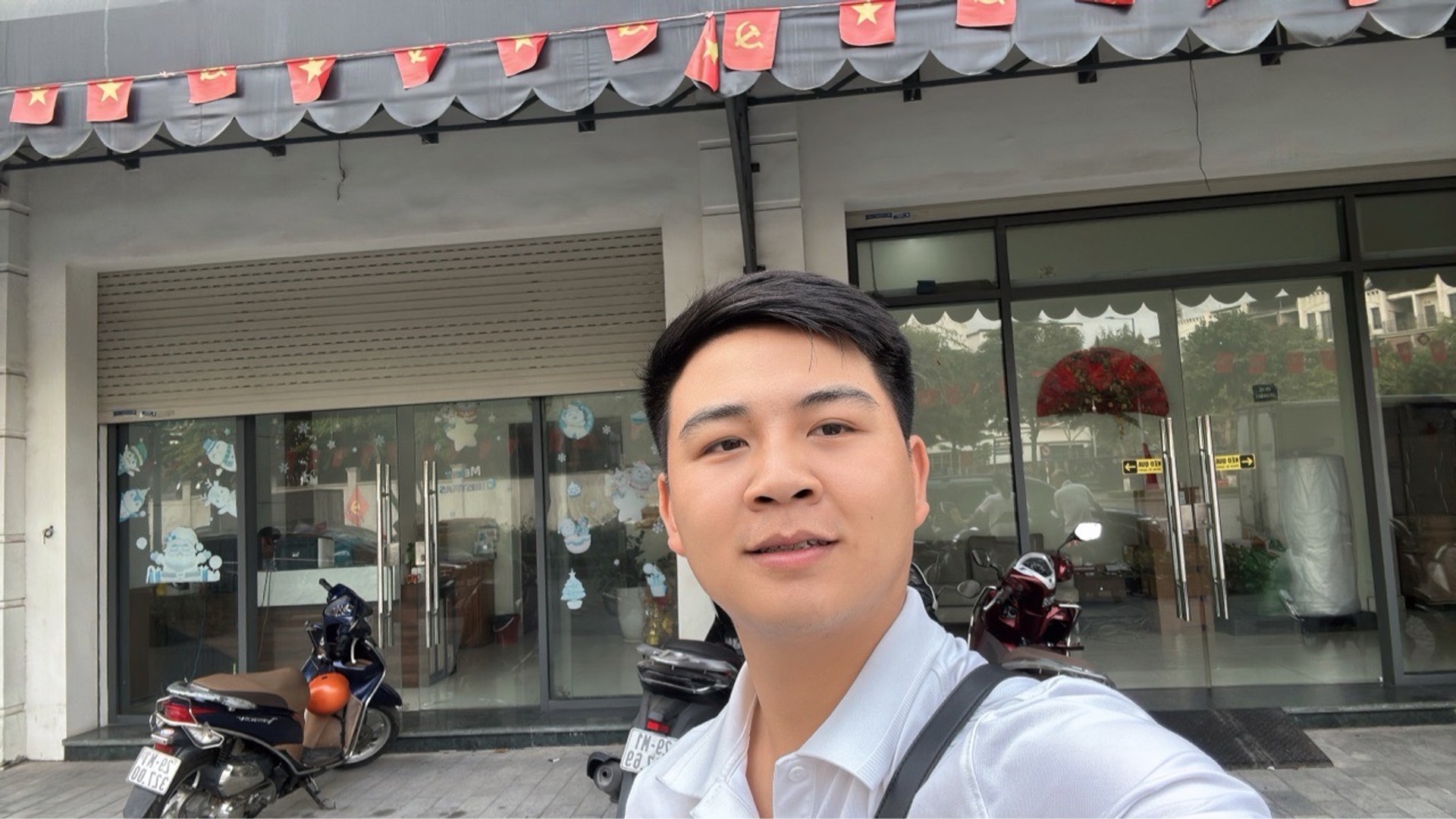 Bán nhà Nguyễn Xiển - diện tích 225m2 5 tầng - Mặt phố lớn, vỉa hè rộng - giá 99 tỷ