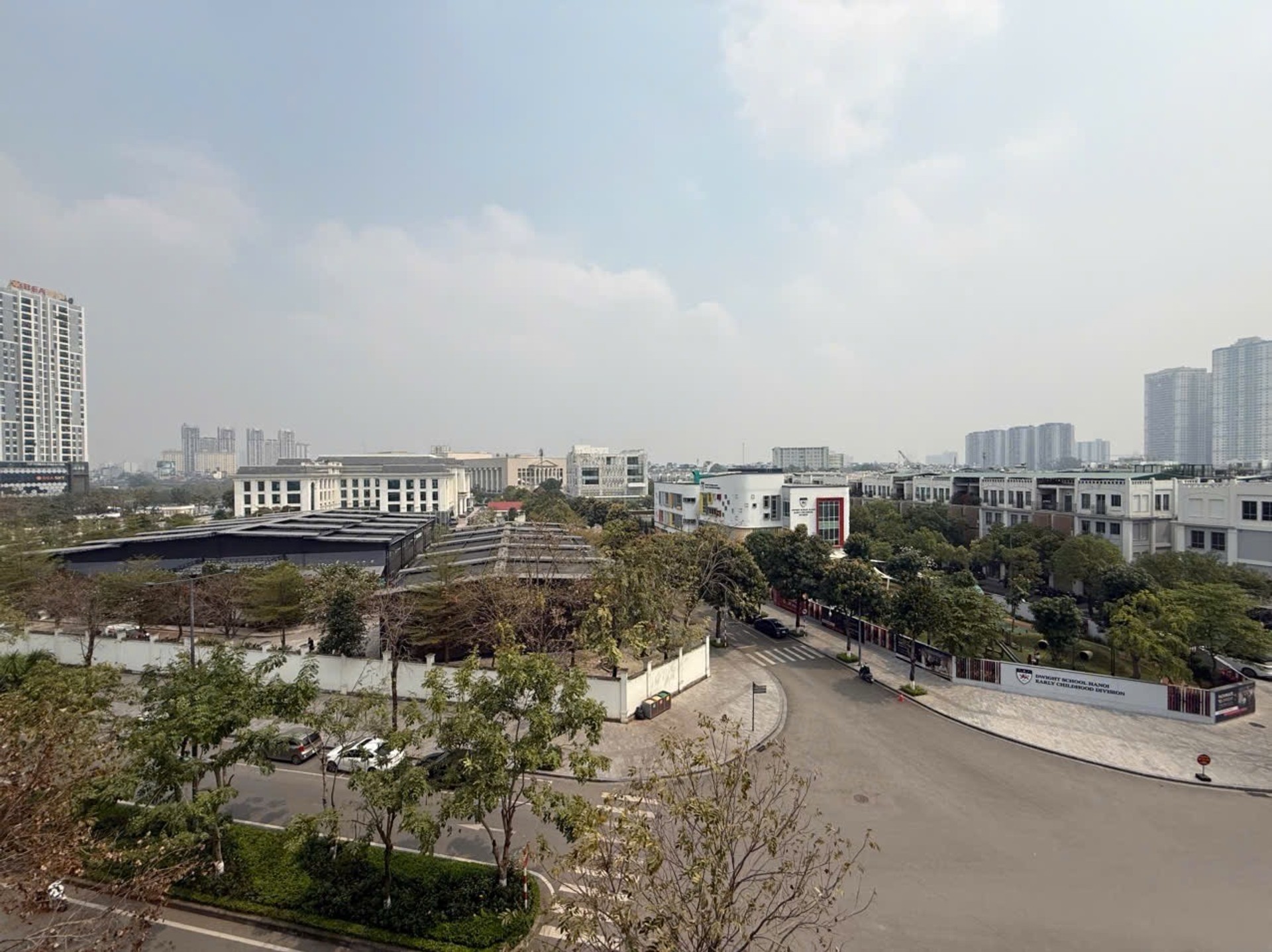 Bán nhà Nguyễn Xiển - diện tích 225m2 5 tầng - Mặt phố lớn, vỉa hè rộng - giá 99 tỷ