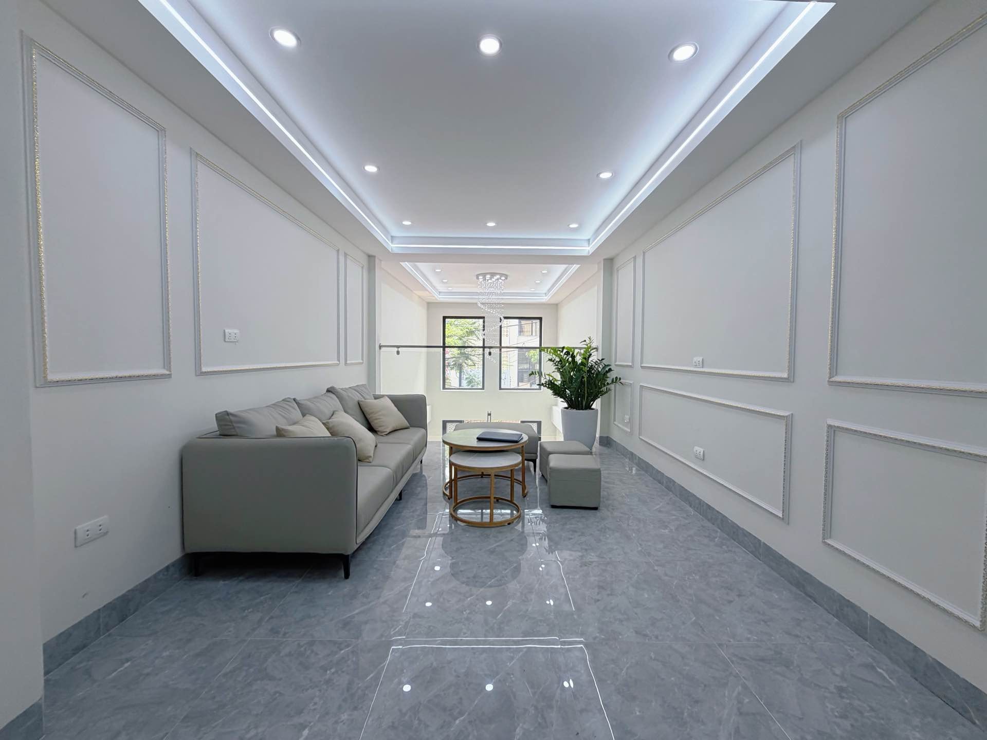 Bán nhà Dương Văn Bé - diện tích 42m2 6 tầng - Gara ô tô, thang máy - giá 16,8 tỷ