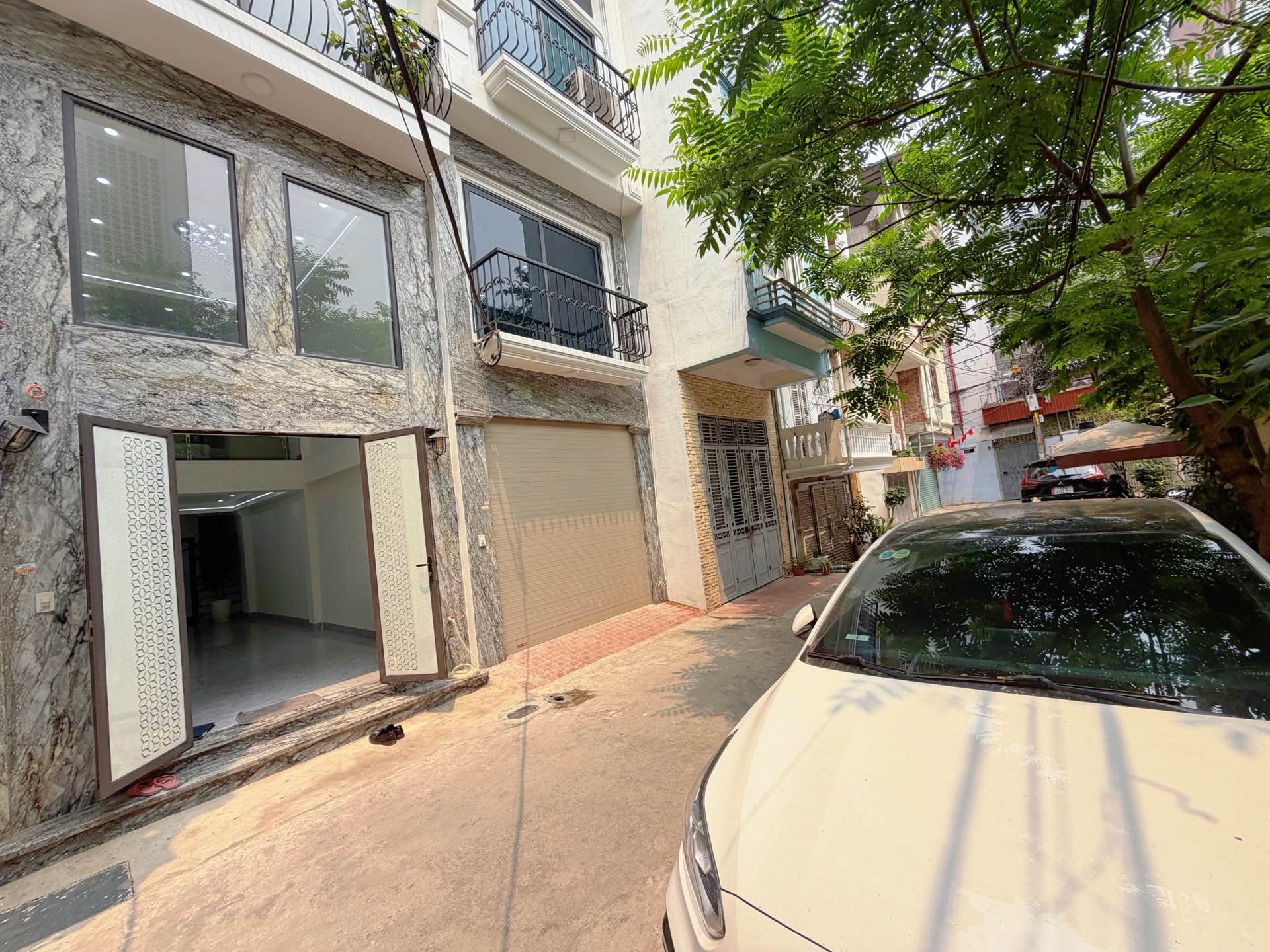 Bán nhà Dương Văn Bé - diện tích 42m2 6 tầng - Gara ô tô, thang máy - giá 16,8 tỷ