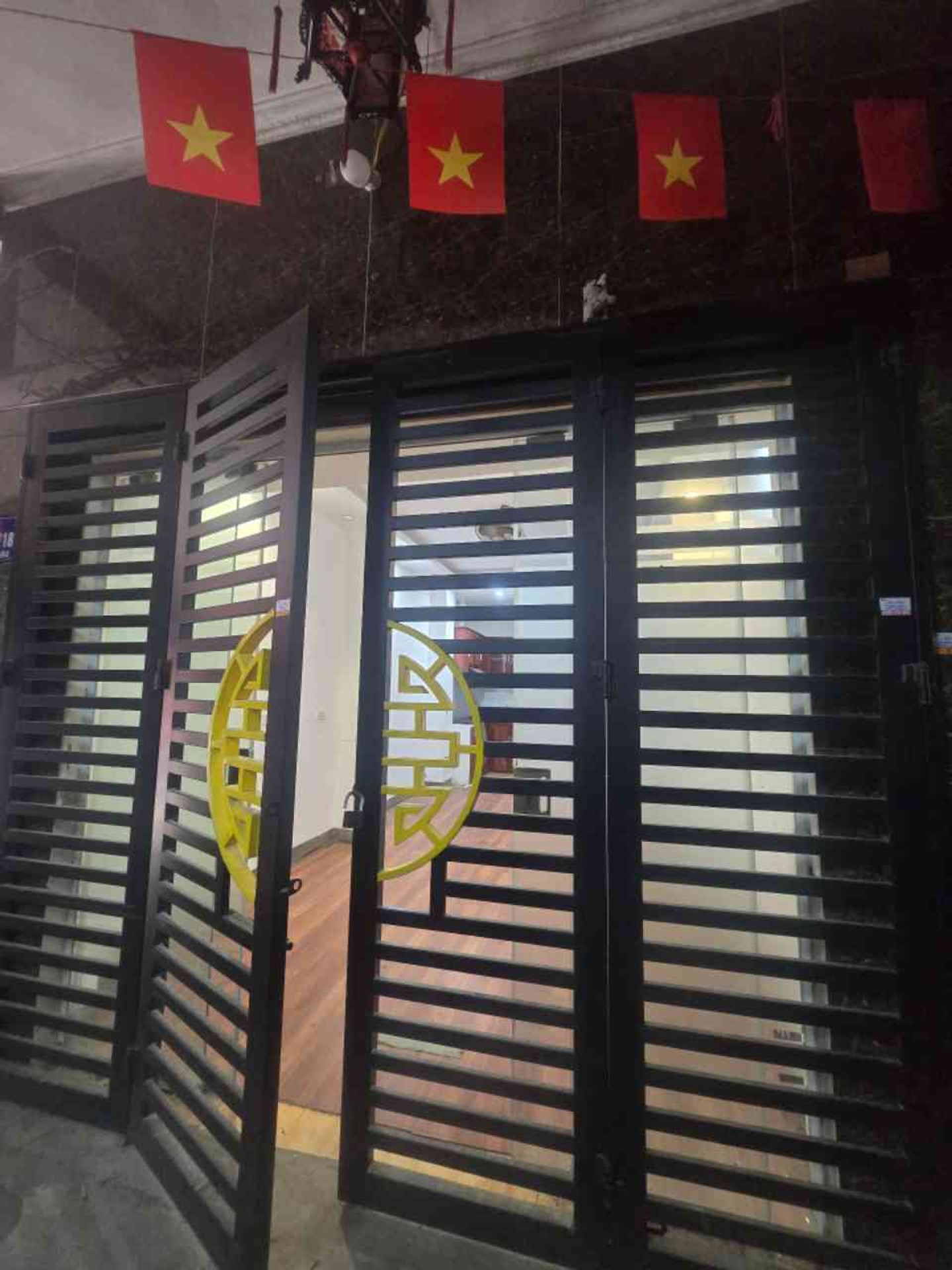 Bán nhà Tân Mai - diện tích 30m2 4 tầng - Cách ô tô tránh 20m - giá 6,3 tỷ