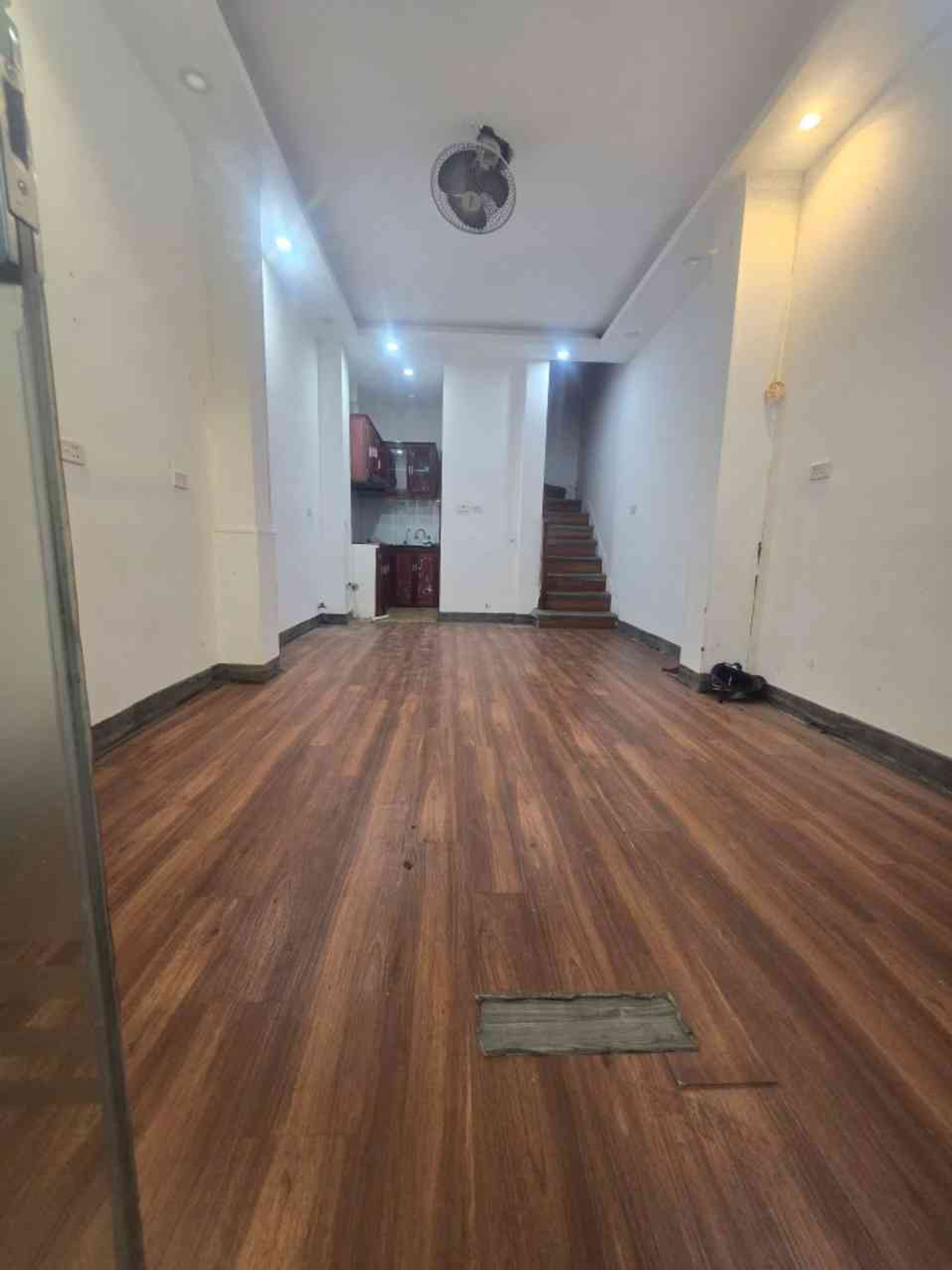 Bán nhà Tân Mai - diện tích 30m2 4 tầng - Cách ô tô tránh 20m - giá 6,3 tỷ