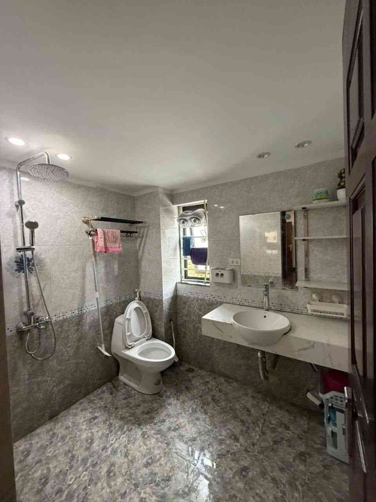 Bán nhà Đền Lừ - diện tích 85m2 3 tầng - nhà TT tầng 3 - giá 4,65 tỷ