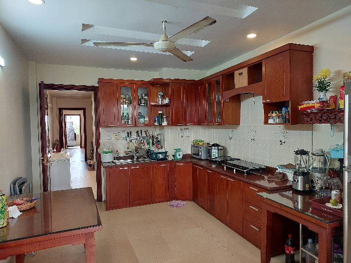 Bán nhà Cát Linh - diện tích 90m2 7 tầng - Thang máy, mặt phố - giá 27 tỷ