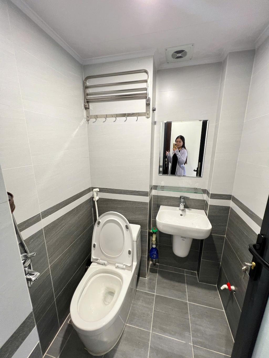 Bán nhà Lê Trọng Tấn - diện tích 60m2 8 tầng - TÒA CCMN MỚI TINH THANG MÁY - giá 32 tỷ