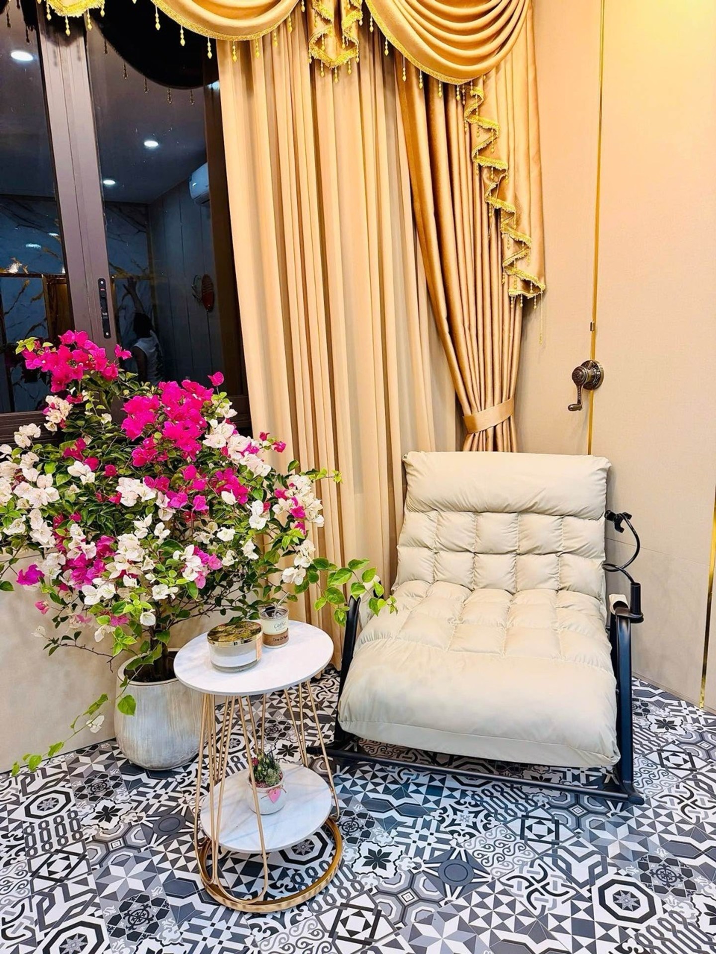 Bán nhà Hoàng Mai - diện tích 31m2 8 tầng - Thang máy, nội thất xịn sò - giá 9,5 tỷ