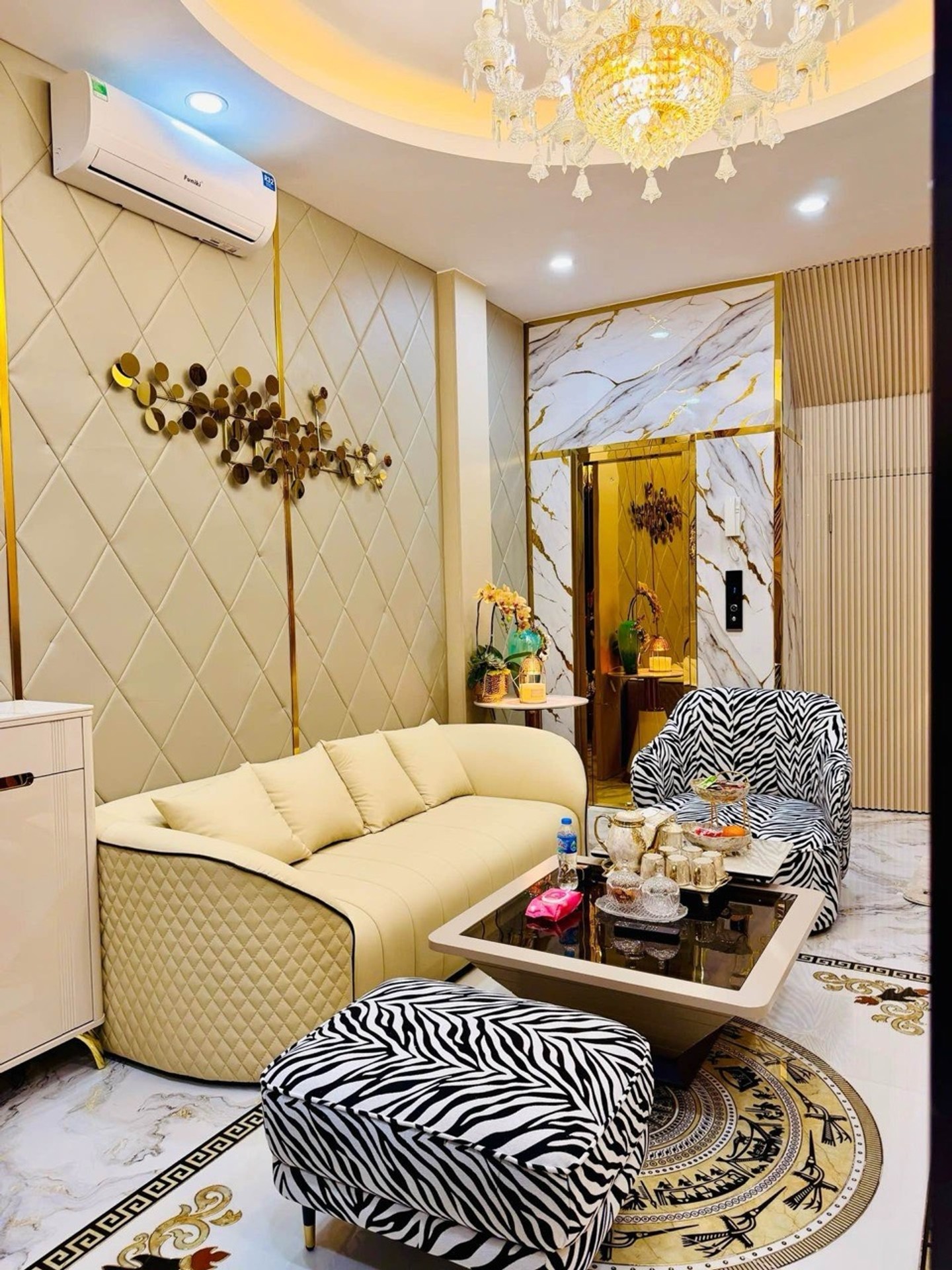 Bán nhà Hoàng Mai - diện tích 31m2 8 tầng - Thang máy, nội thất xịn sò - giá 9,5 tỷ