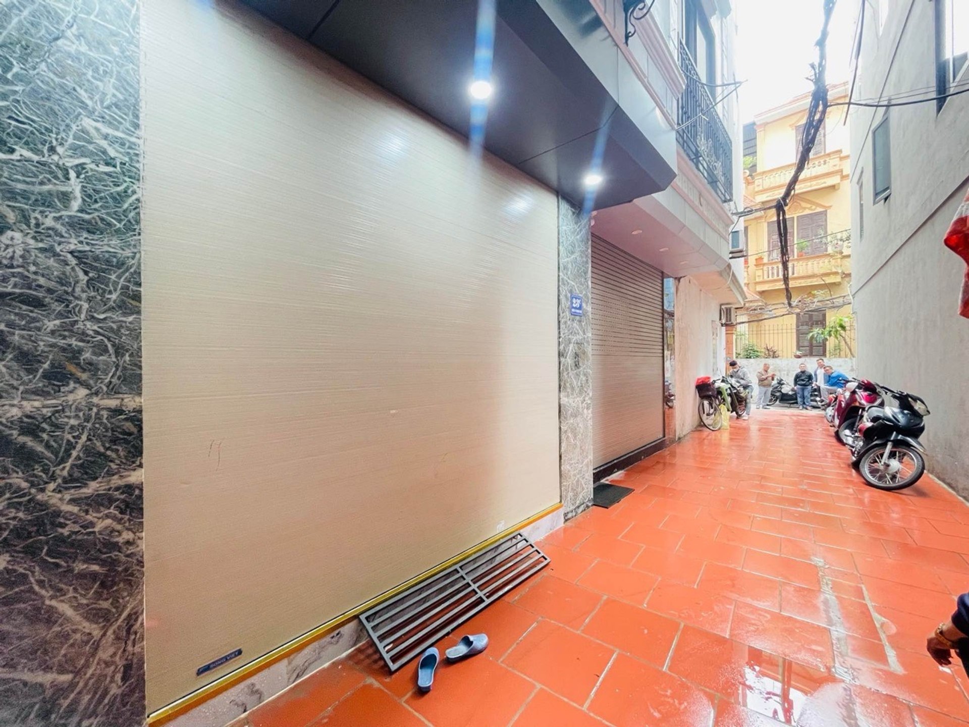 Bán nhà Hoàng Mai - diện tích 31m2 8 tầng - Thang máy, nội thất xịn sò - giá 9,5 tỷ