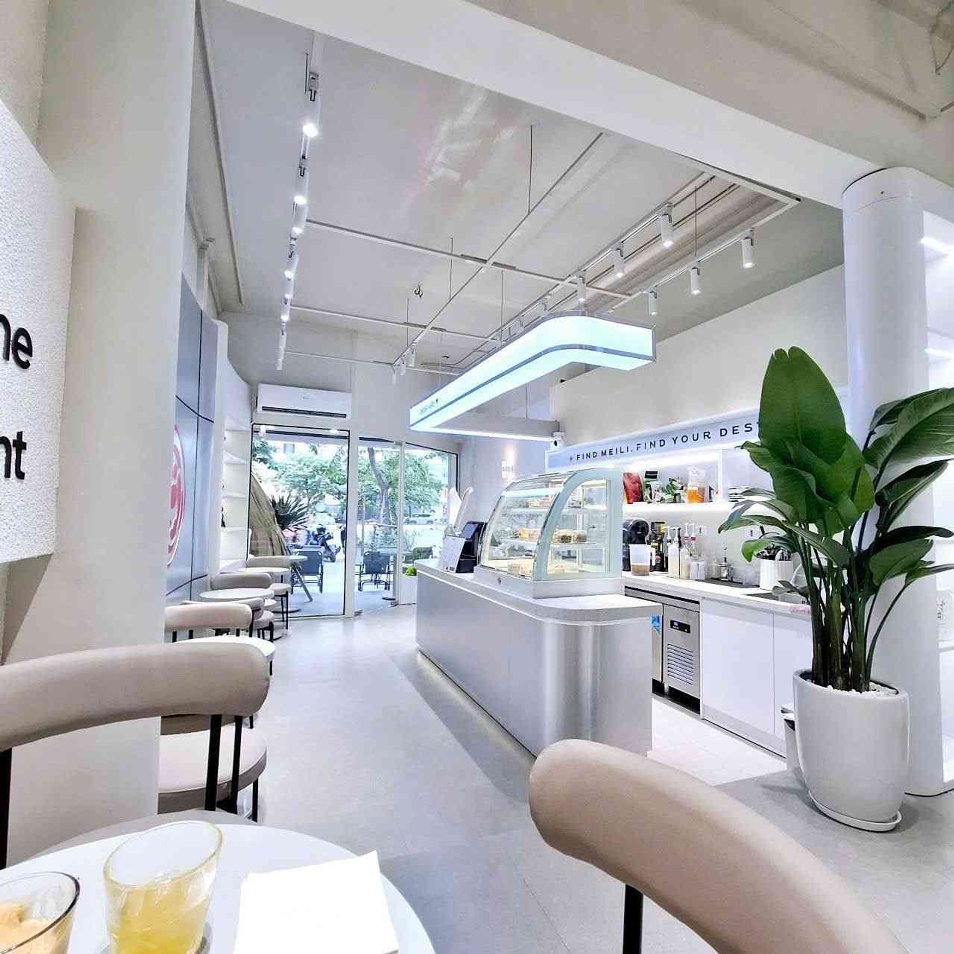 Bán nhà Đại La - diện tích 50m2 3 tầng - Mặt phố kinh doanh đắc địa - giá 42,5 tỷ